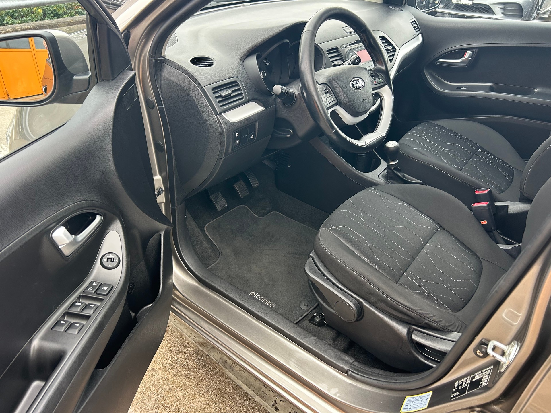 KIA Picanto 1.0 CVVT Classic-image-10