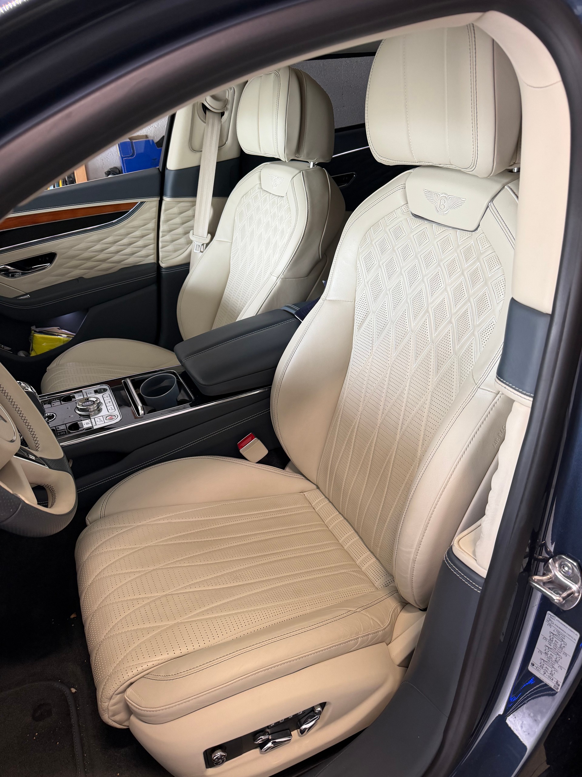 BENTLEY FLYING SPUR-image-5