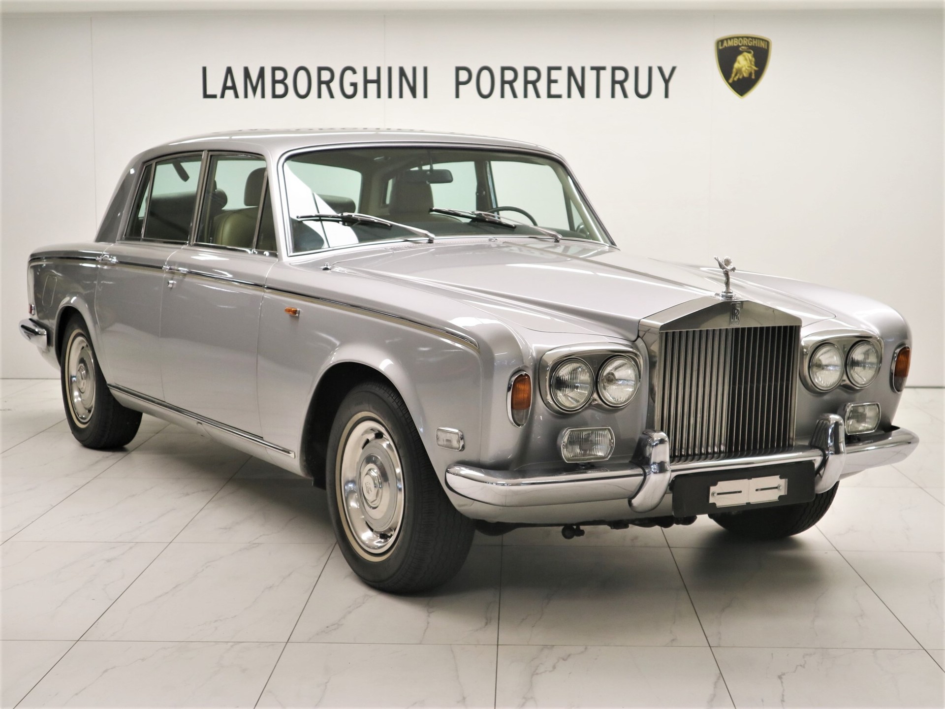 ROLLS-ROYCE Silver Shadow