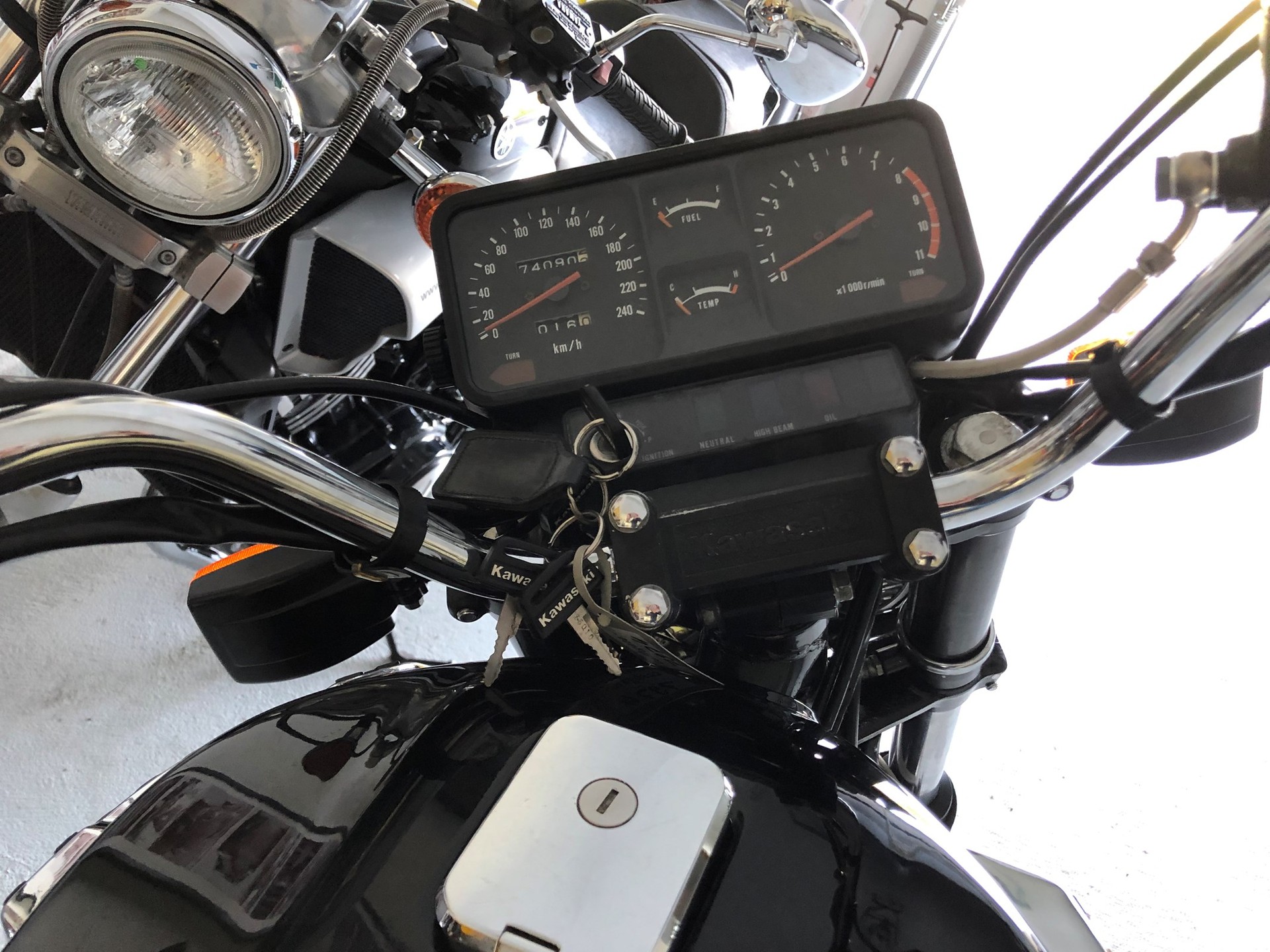 KAWASAKI Z 1300-image-2