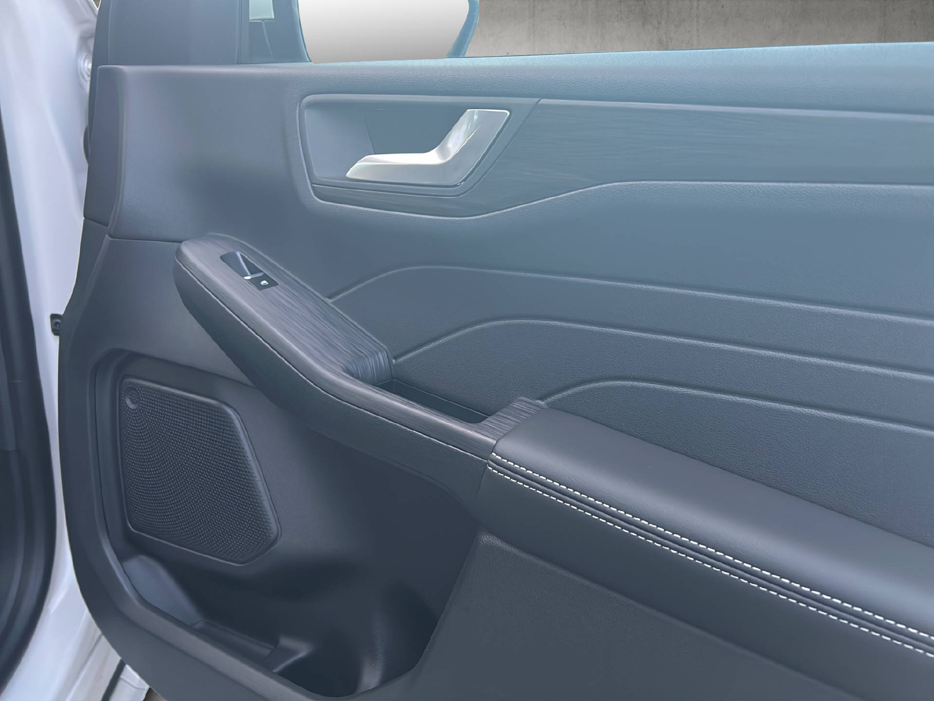 FORD Kuga 2.5 Plug-in Hybrid Vignale-image-24