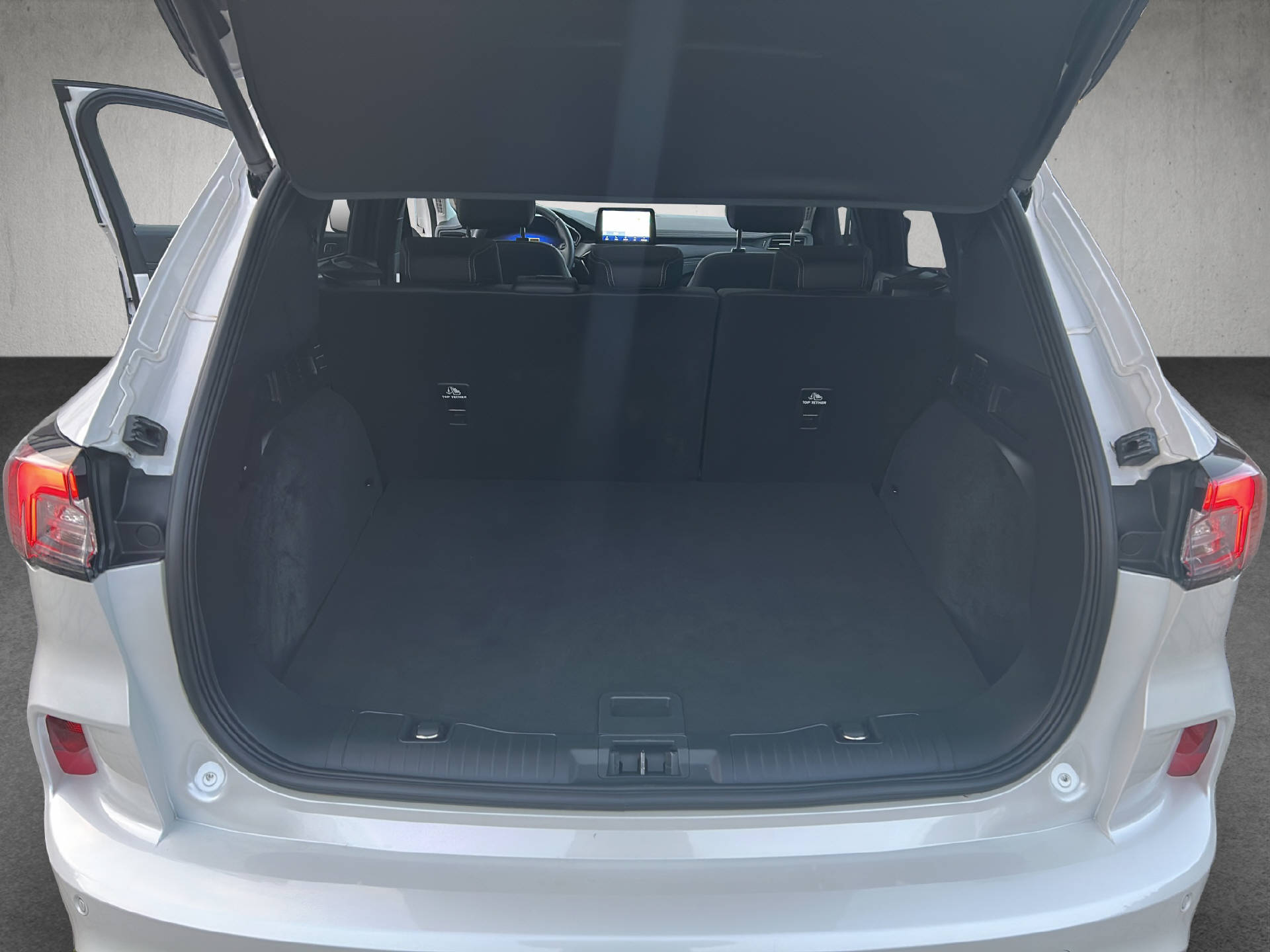 FORD Kuga 2.5 Plug-in Hybrid Vignale-image-25