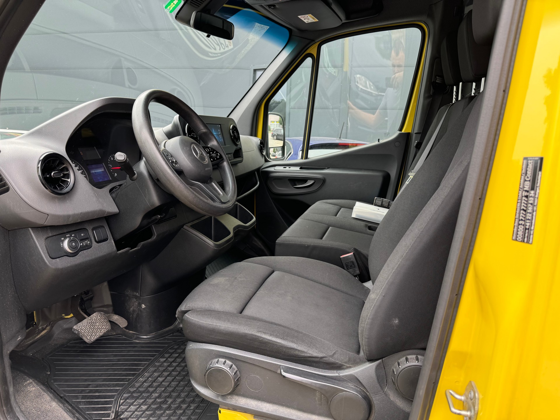 MERCEDES-BENZ Sprinter 319 CDI Standard 7G-TRONIC-image-8