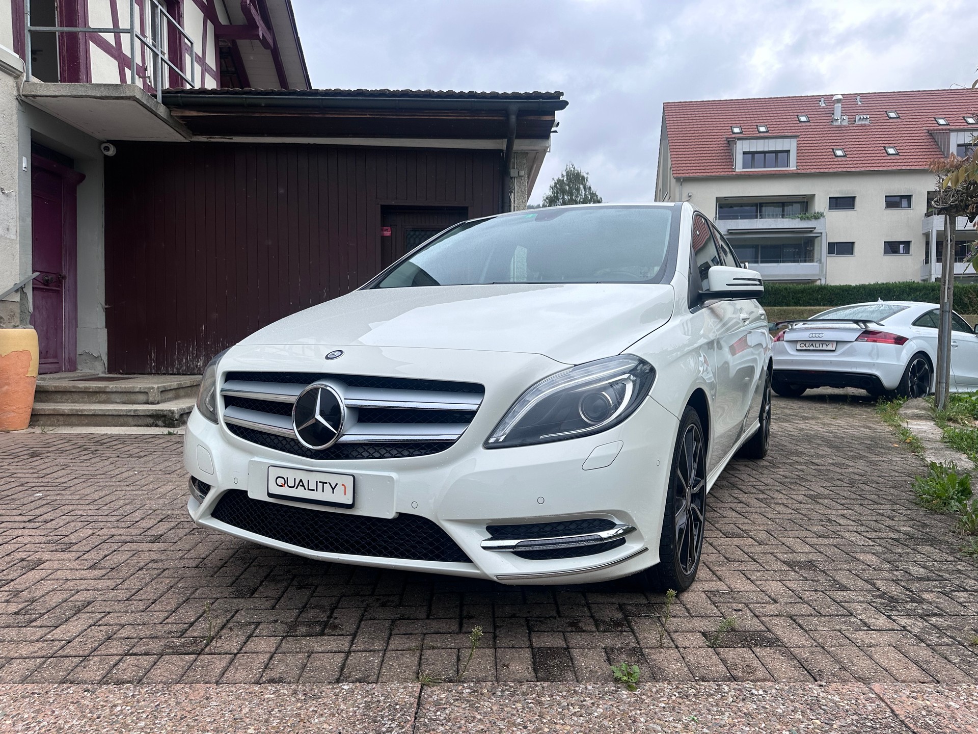 MERCEDES-BENZ B 200 7G-DCT-image-0