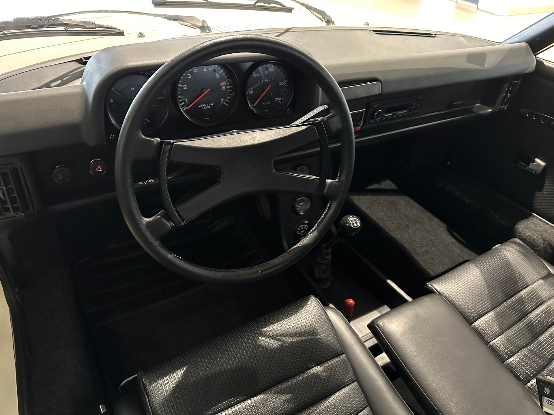 PORSCHE 914-image-12