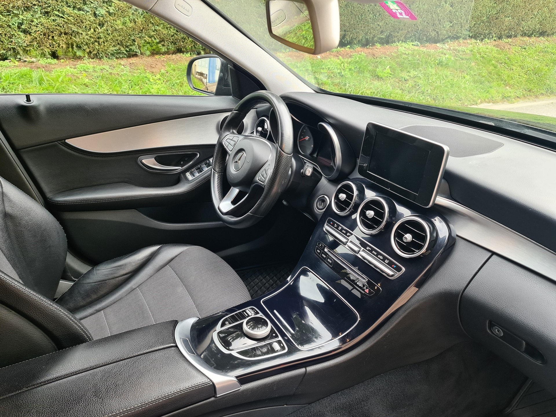 MERCEDES-BENZ C 220 d Avantgarde 4Matic 7G-Tronic-image-6