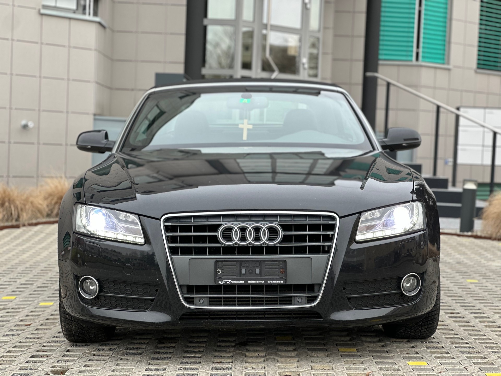AUDI A5 Cabriolet 1.8 TFSI-image-1