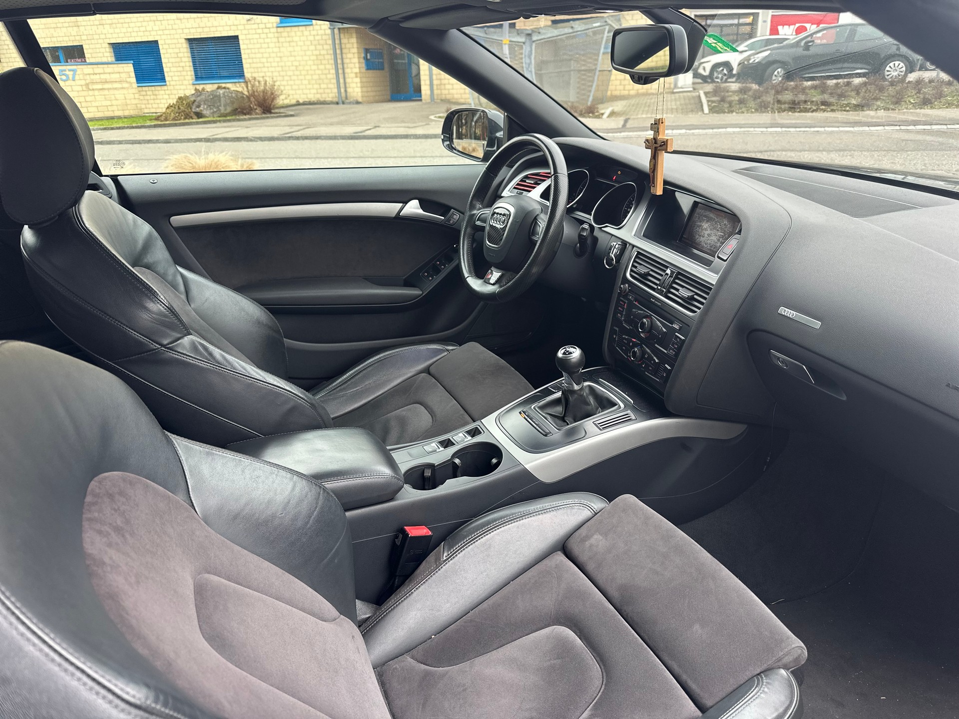 AUDI A5 Cabriolet 1.8 TFSI-image-8