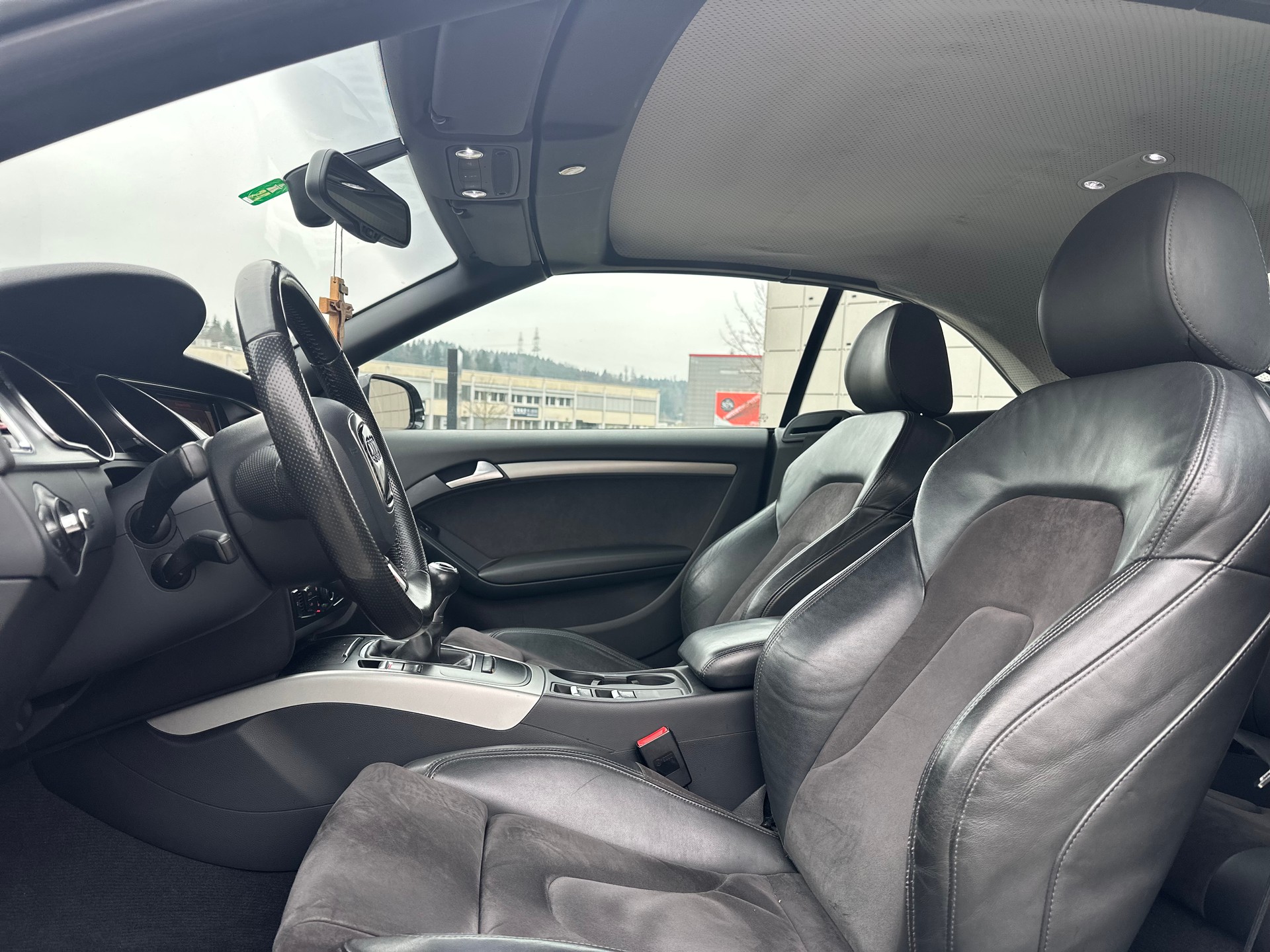 AUDI A5 Cabriolet 1.8 TFSI-image-10