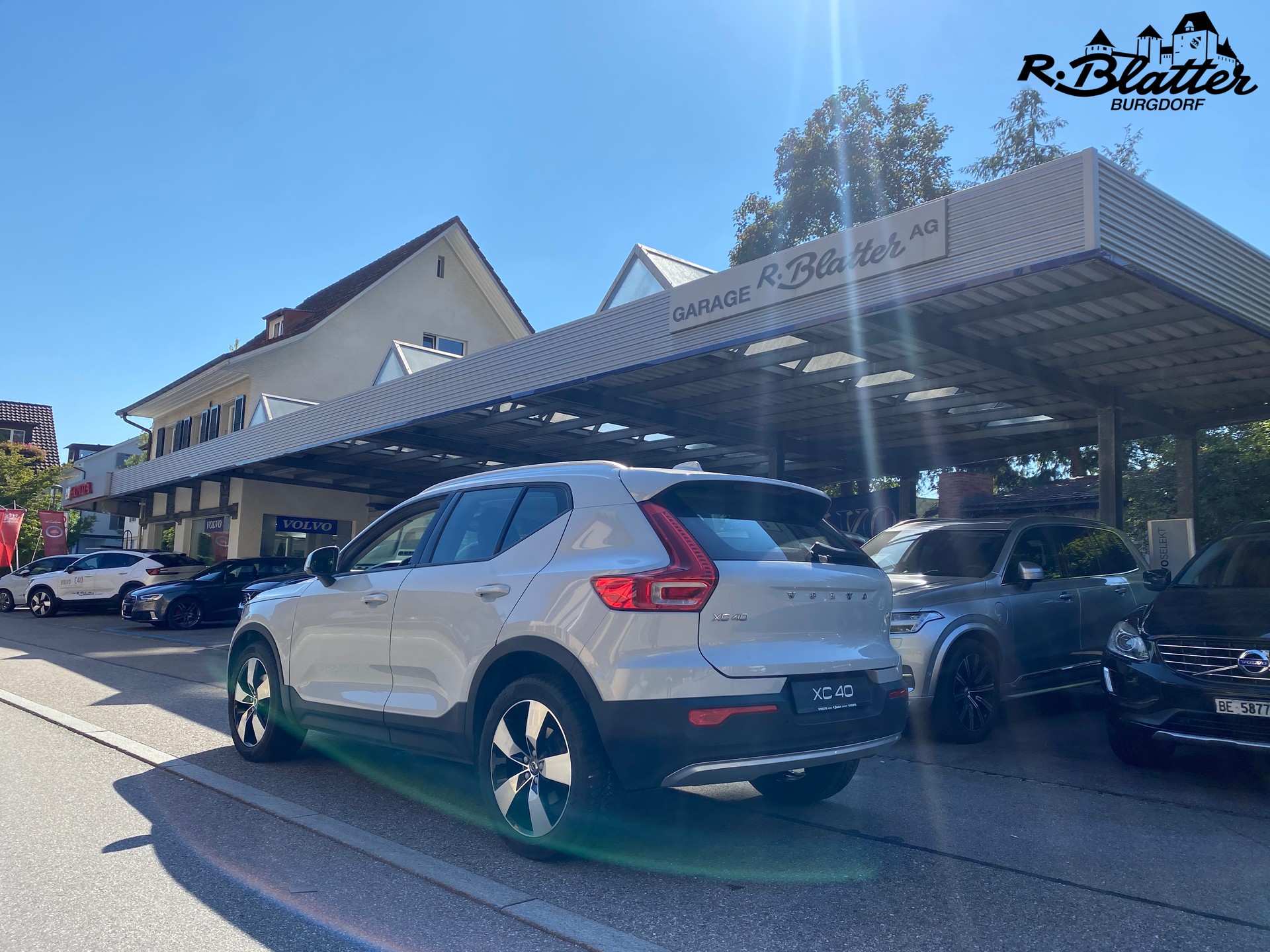 VOLVO XC40 T4 AWD Momentum Geartronic-image-3