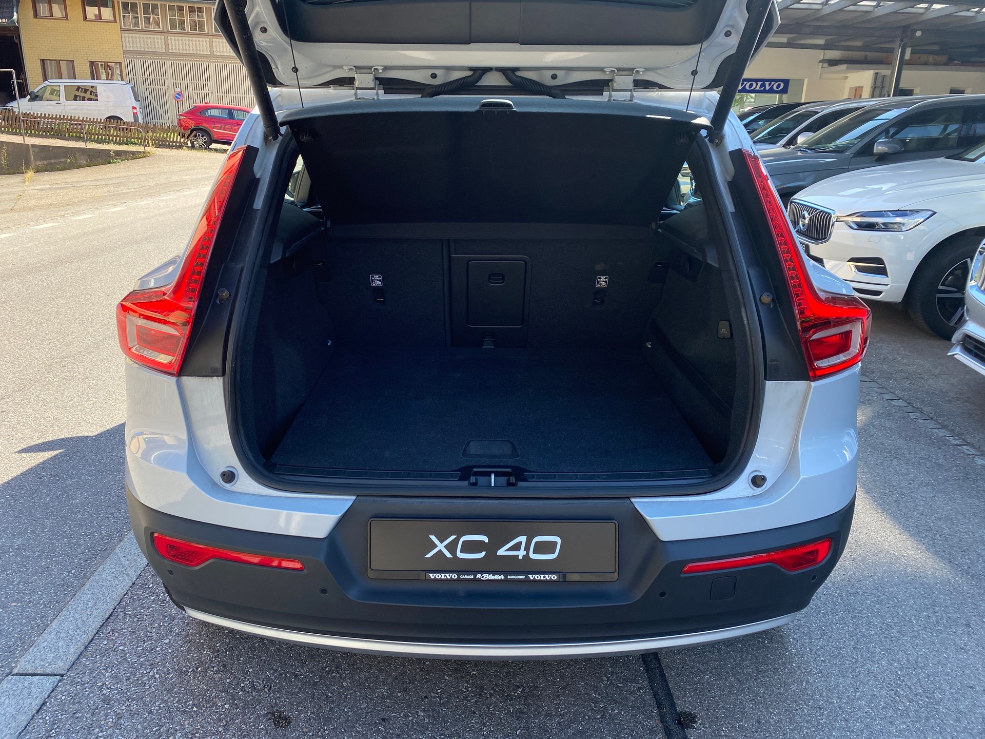 VOLVO XC40 T4 AWD Momentum Geartronic-image-14