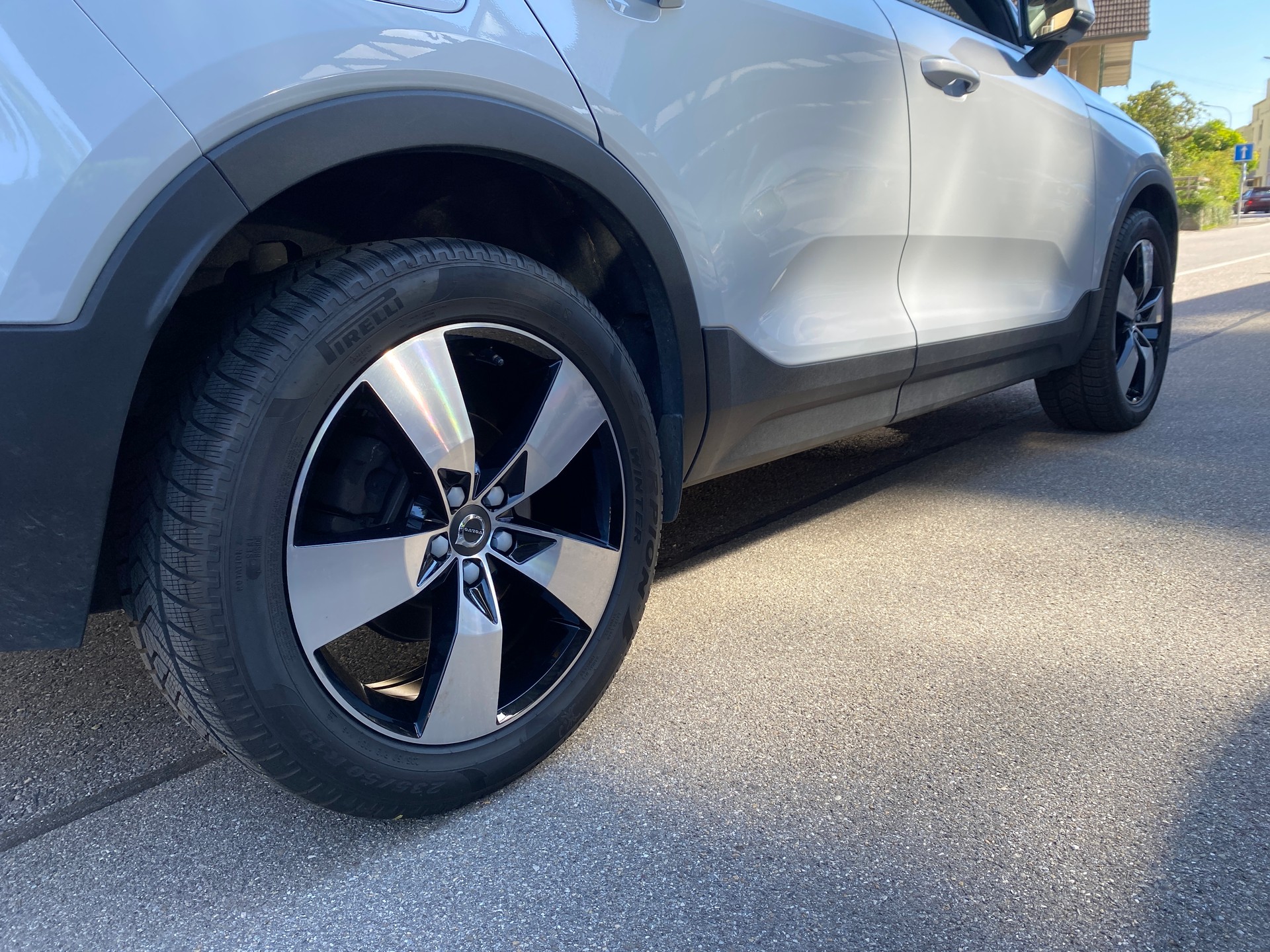 VOLVO XC40 T4 AWD Momentum Geartronic-image-19