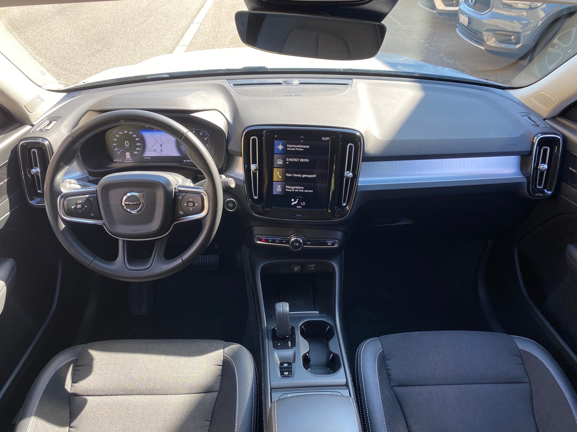 VOLVO XC40 T4 AWD Momentum Geartronic-image-7