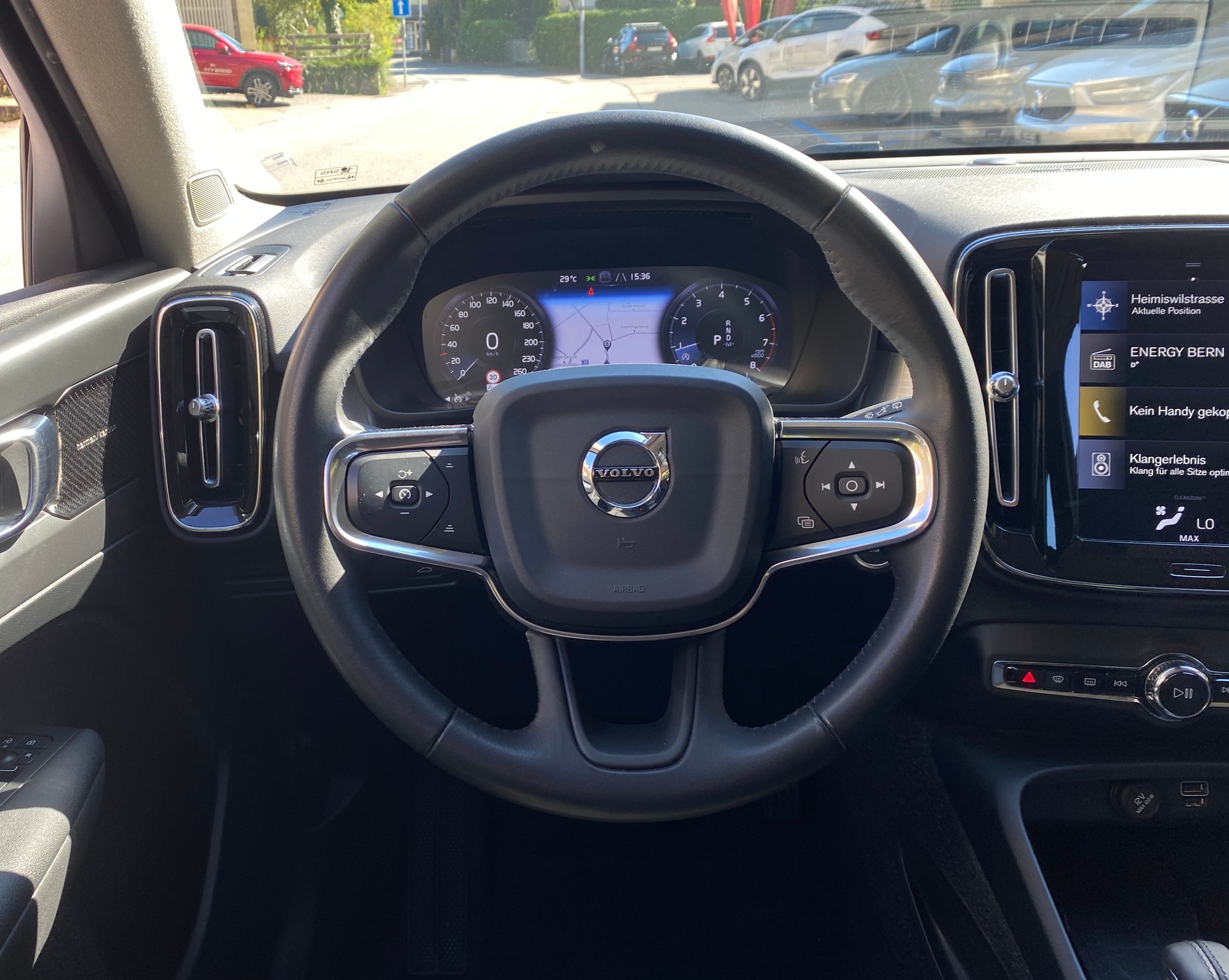 VOLVO XC40 T4 AWD Momentum Geartronic-image-5