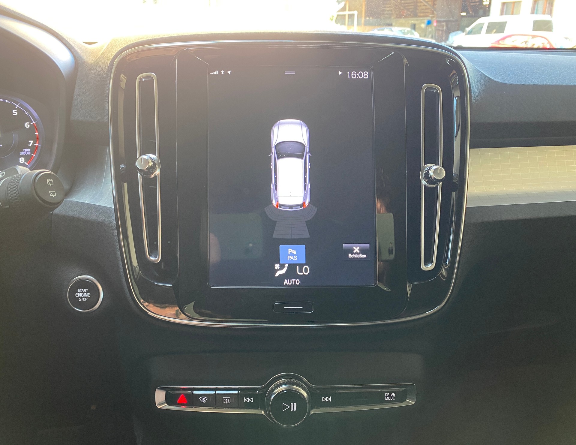 VOLVO XC40 T4 AWD Momentum Geartronic-image-10