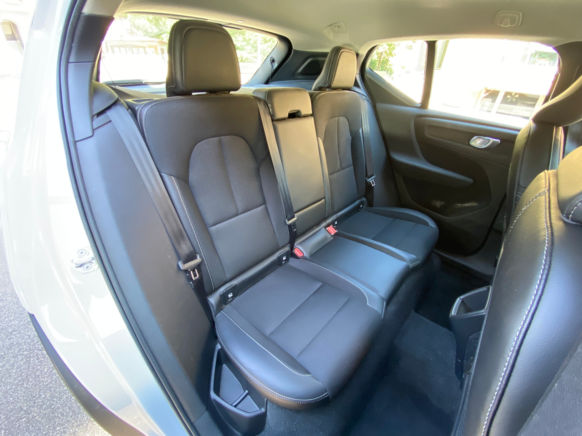 VOLVO XC40 T4 AWD Momentum Geartronic-image-12