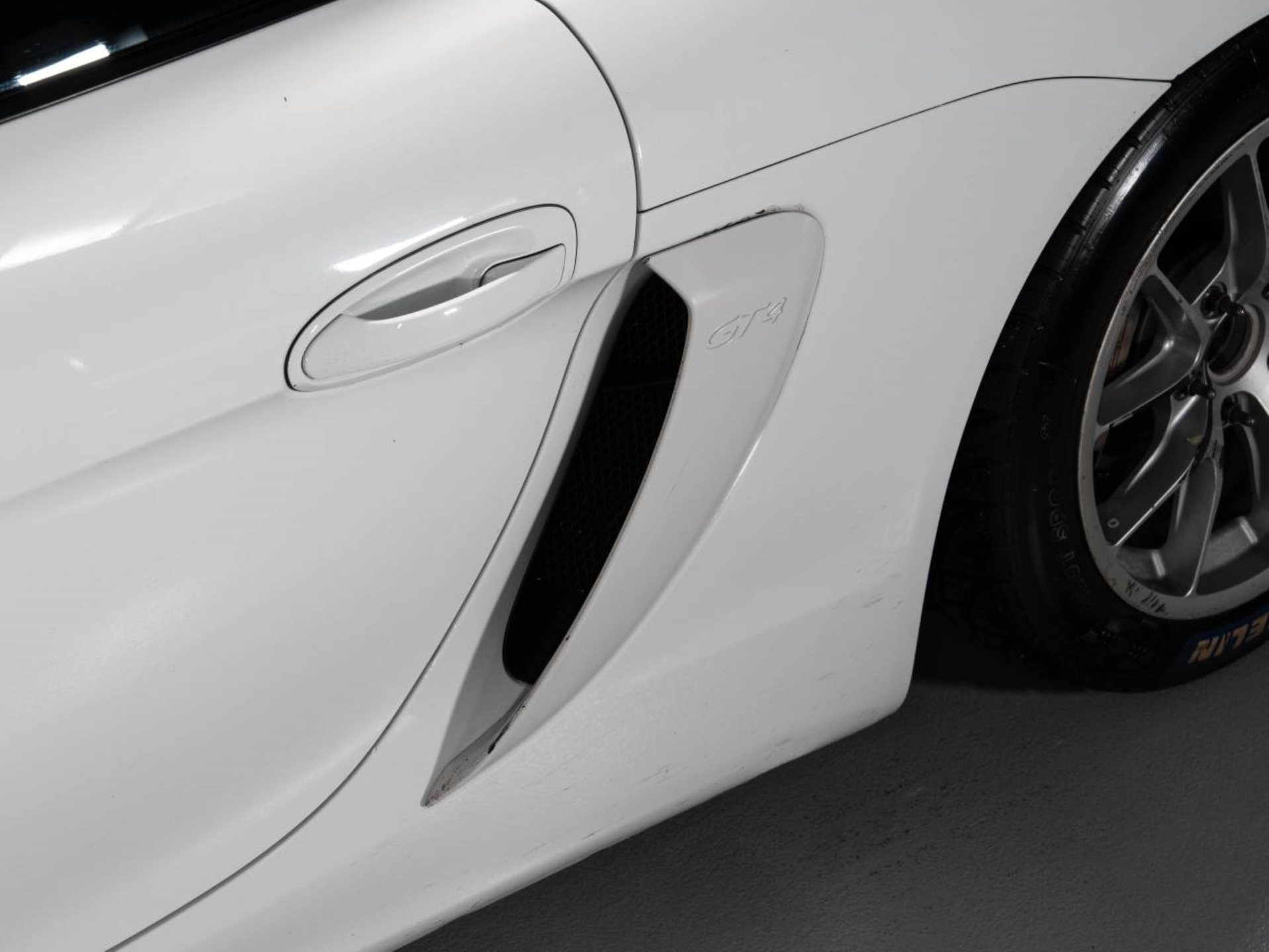PORSCHE Cayman GT4 Club Sport-image-17