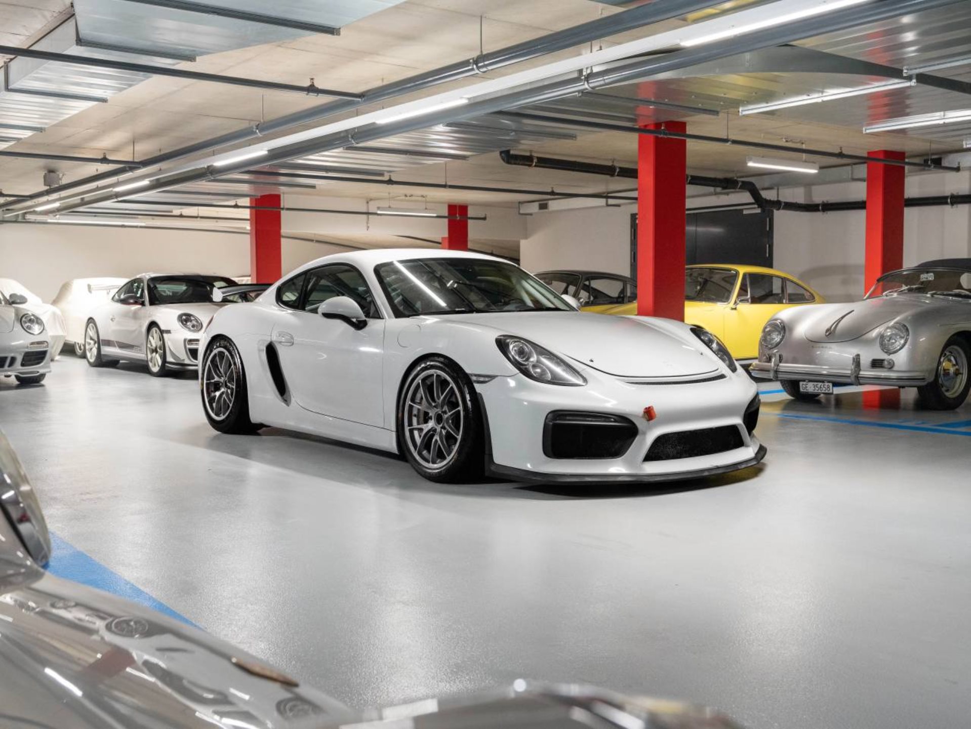 PORSCHE Cayman GT4 Club Sport-image-5