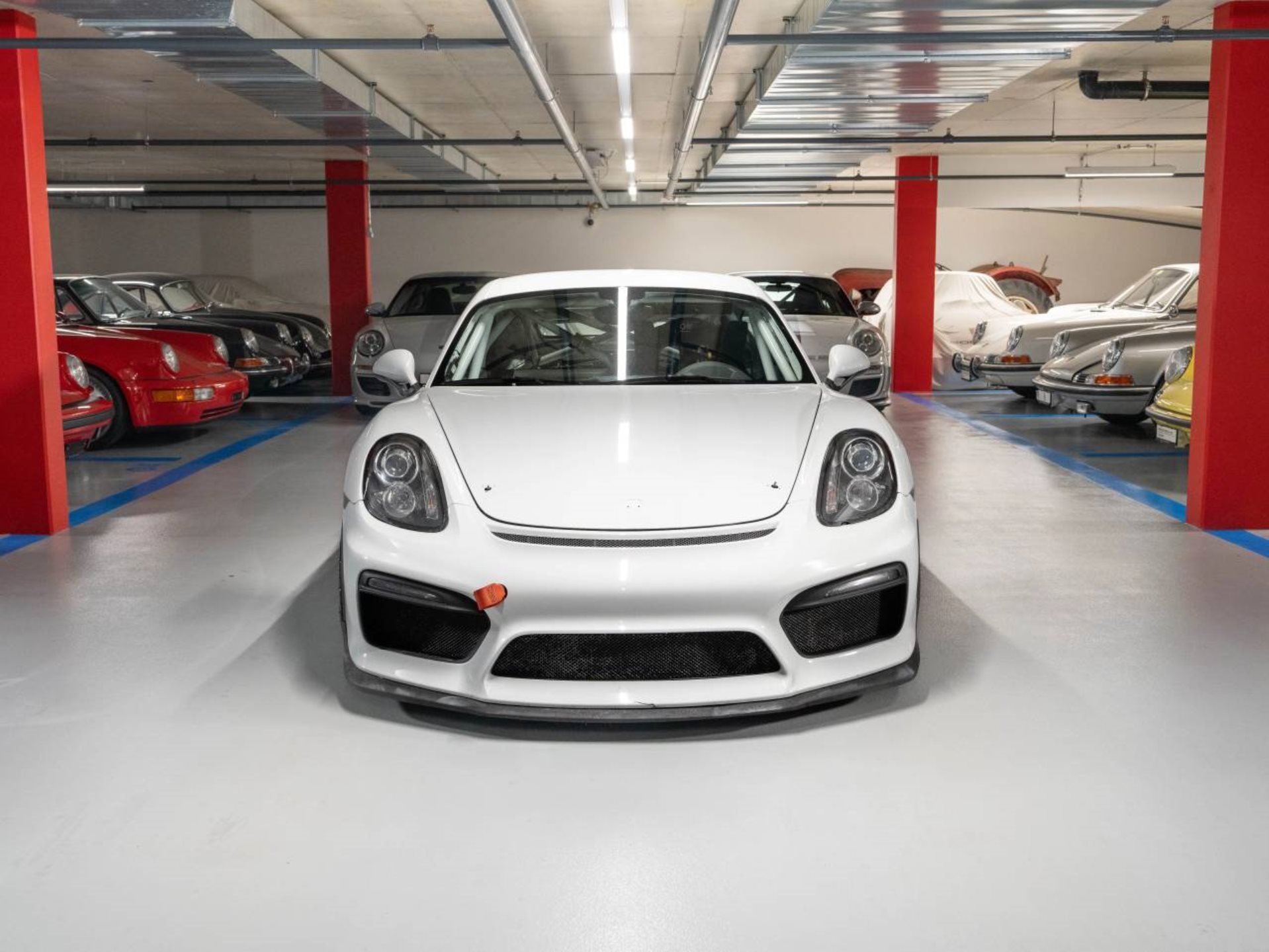 PORSCHE Cayman GT4 Club Sport-image-1