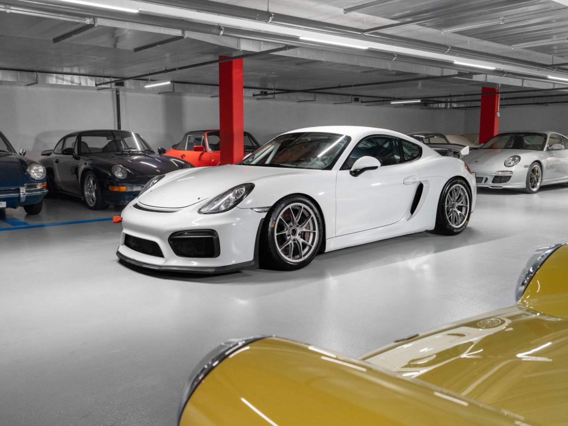 PORSCHE Cayman GT4 Club Sport