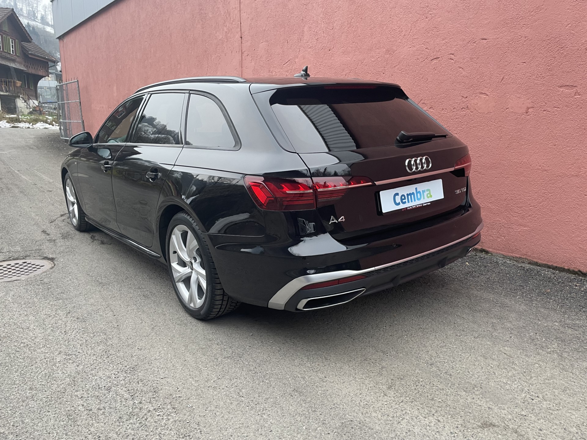 AUDI A4 Avant 35 TDI S line S-tronic-image-2