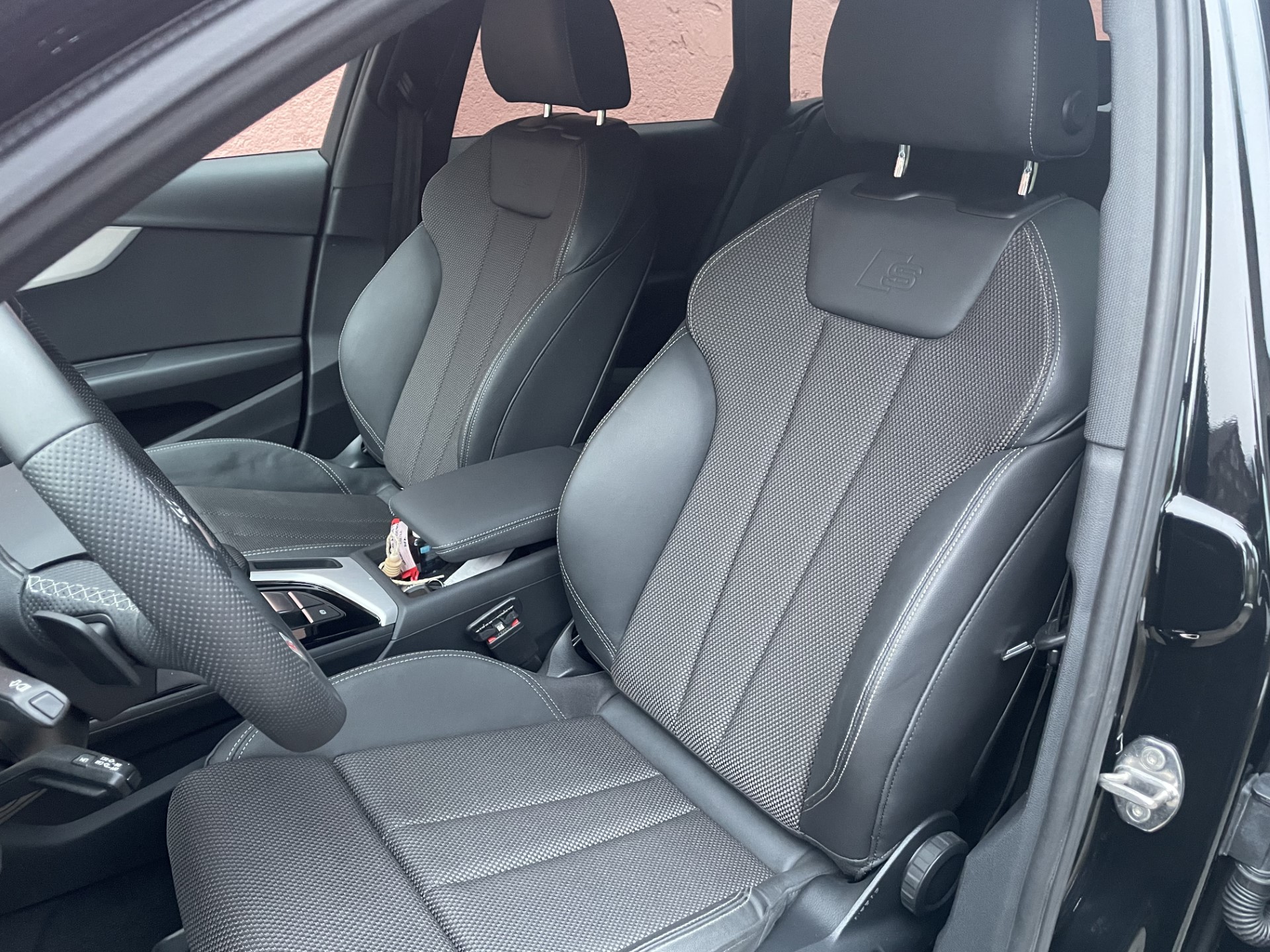 AUDI A4 Avant 35 TDI S line S-tronic-image-6