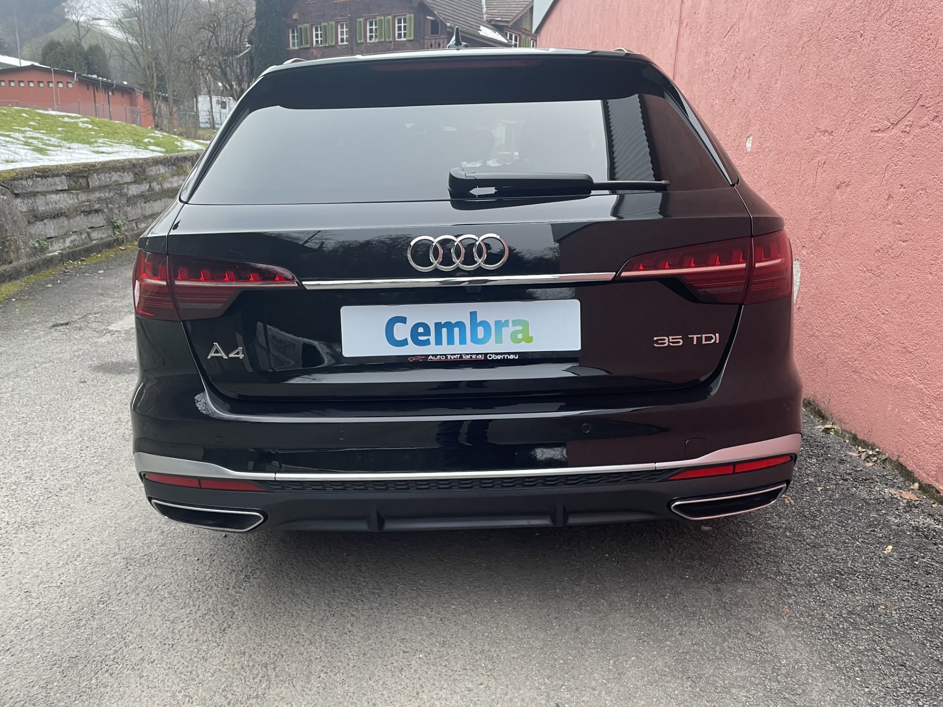 AUDI A4 Avant 35 TDI S line S-tronic-image-3