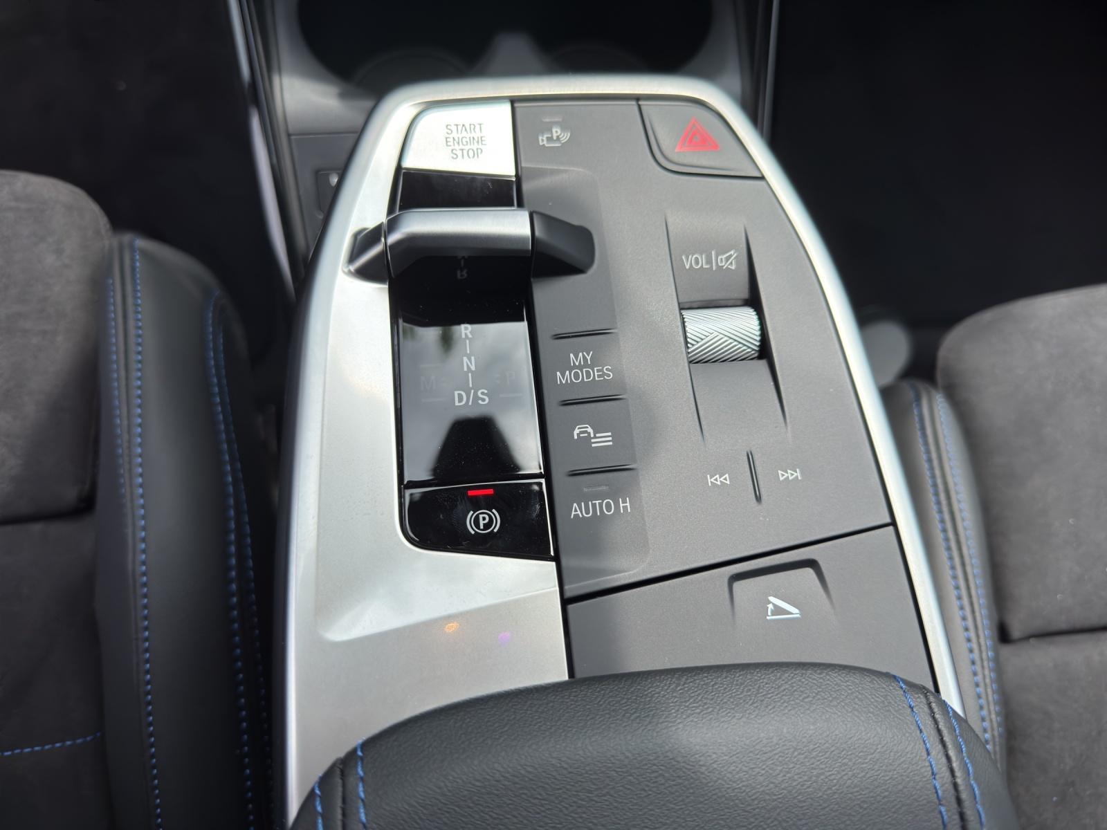 BMW 220i Active Tourer M Sport-image-12