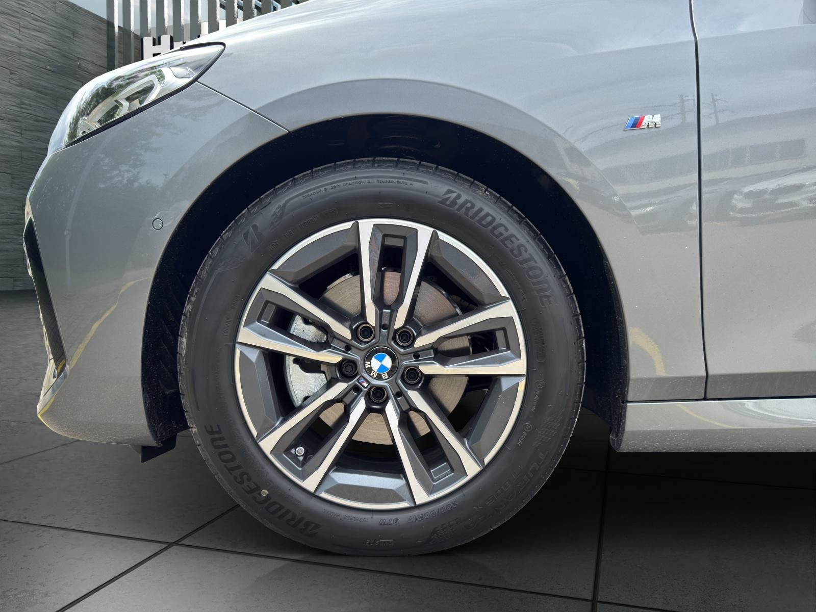BMW 220i Active Tourer M Sport-image-8