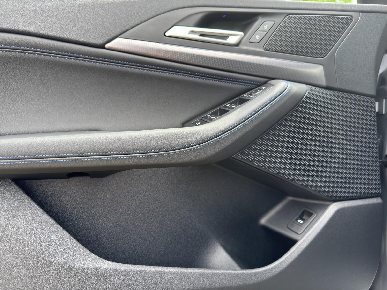 BMW 220i Active Tourer M Sport-image-17