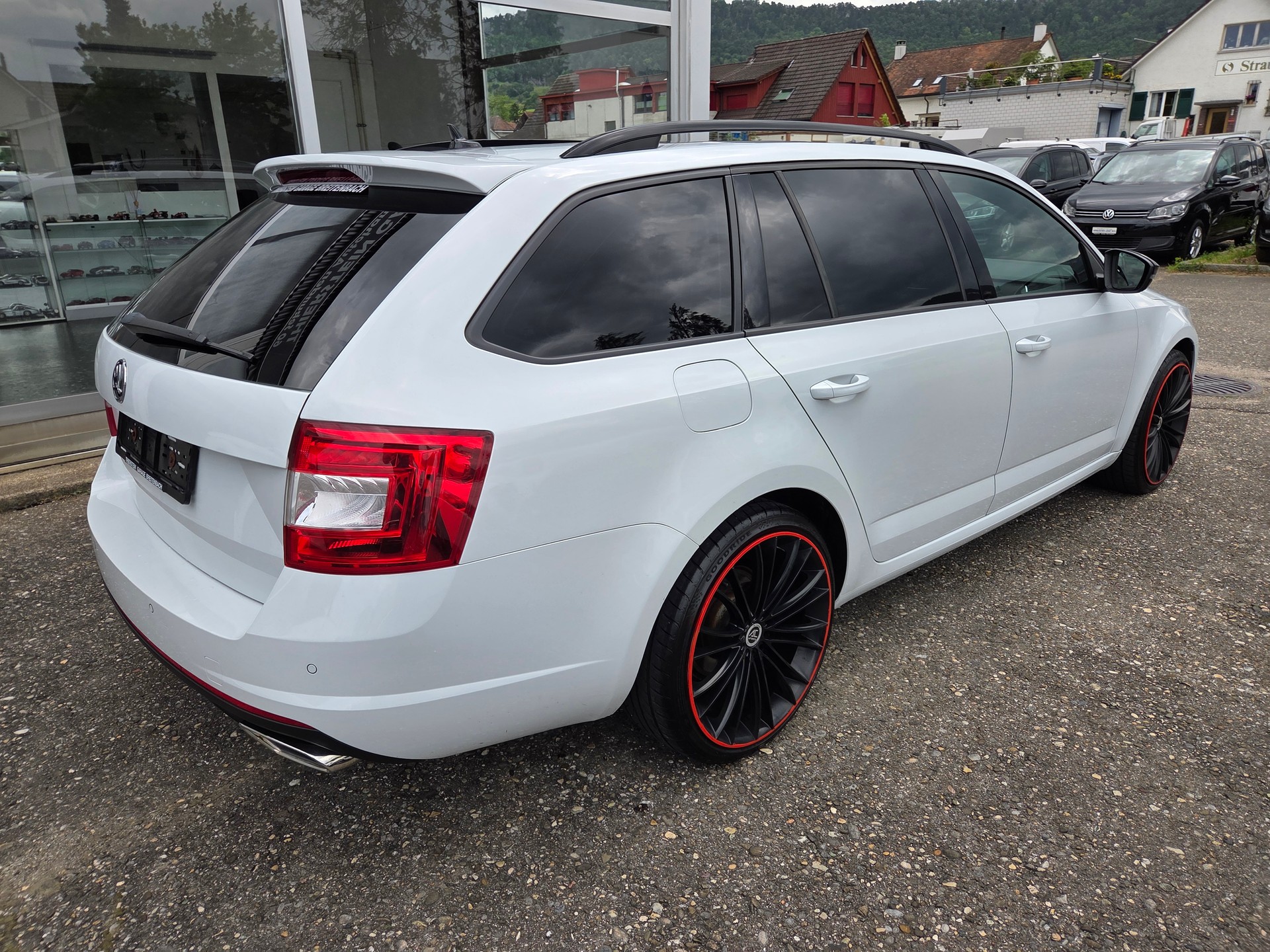 SKODA Octavia Combi 2.0 TDI RS 4x4 DSG-image-5