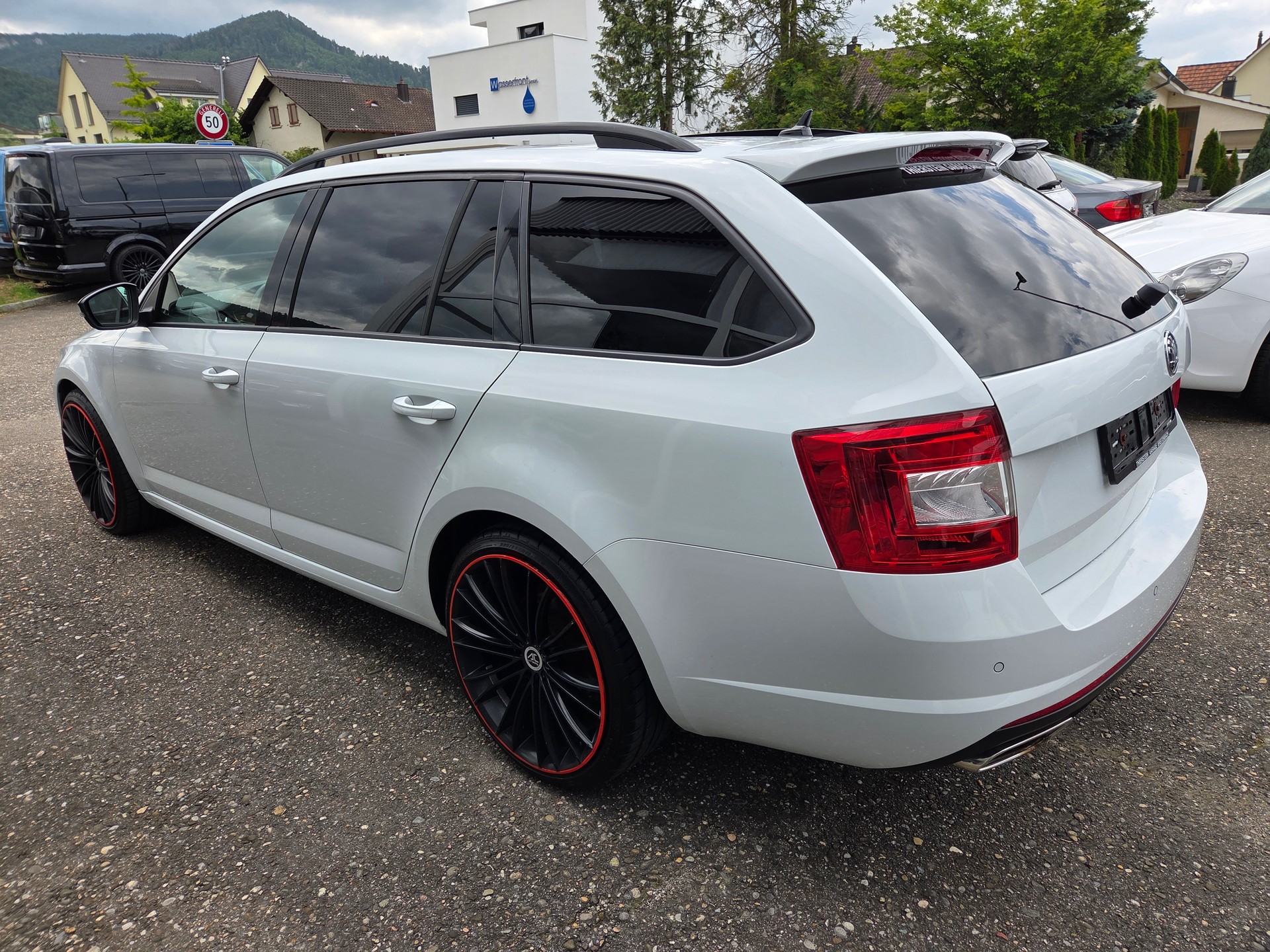 SKODA Octavia Combi 2.0 TDI RS 4x4 DSG-image-3