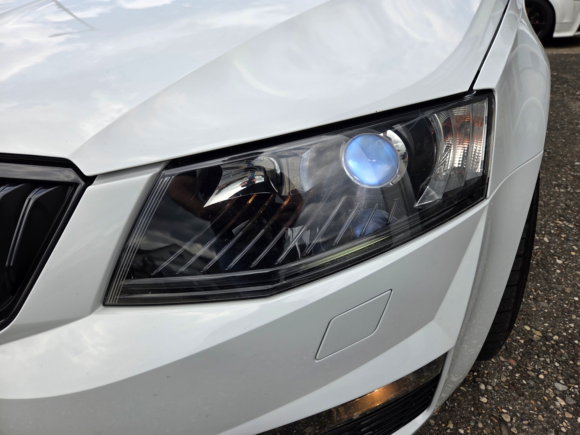SKODA Octavia Combi 2.0 TDI RS 4x4 DSG-image-27