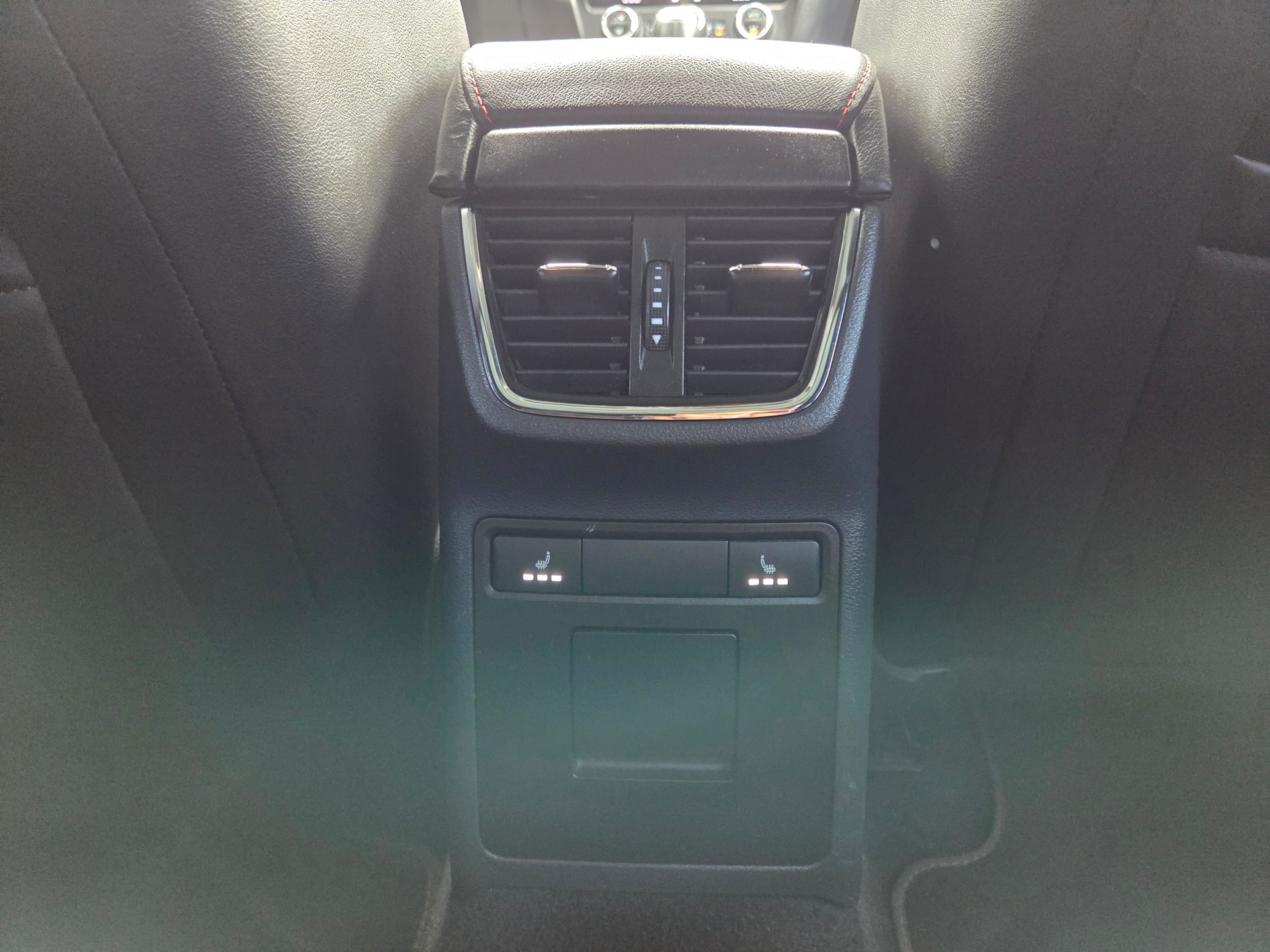 SKODA Octavia Combi 2.0 TDI RS 4x4 DSG-image-24