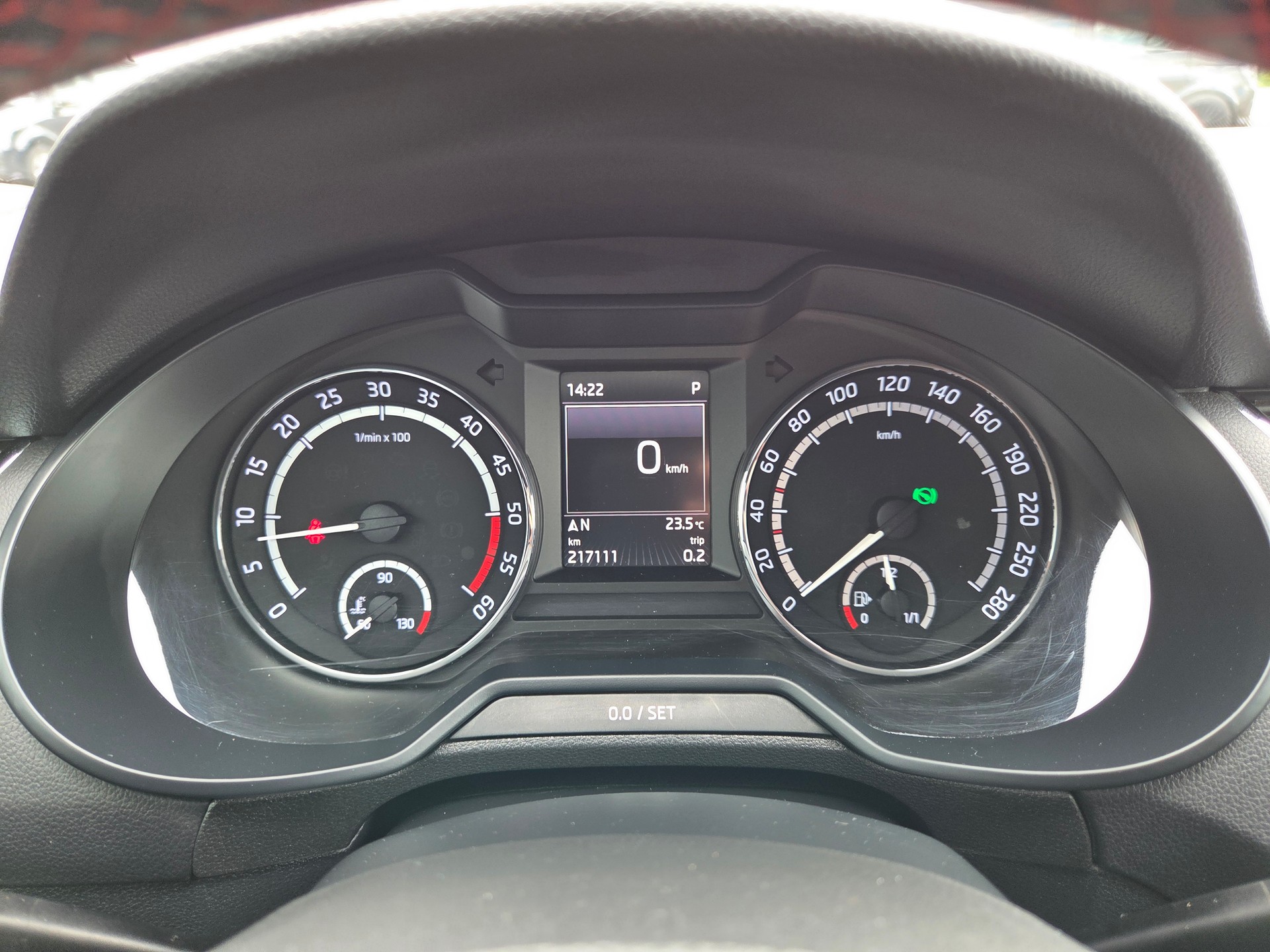 SKODA Octavia Combi 2.0 TDI RS 4x4 DSG-image-16