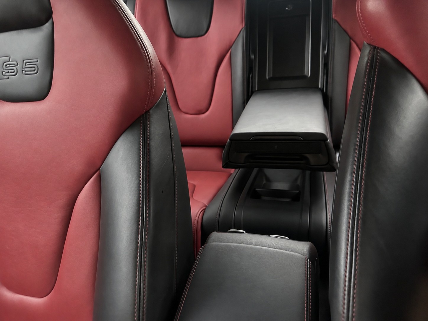 AUDI S5 Coupé 3.0 TFSI quattro S-tronic - Valeur neuve CHF 98'080.- Entretien irréprochable.-image-13