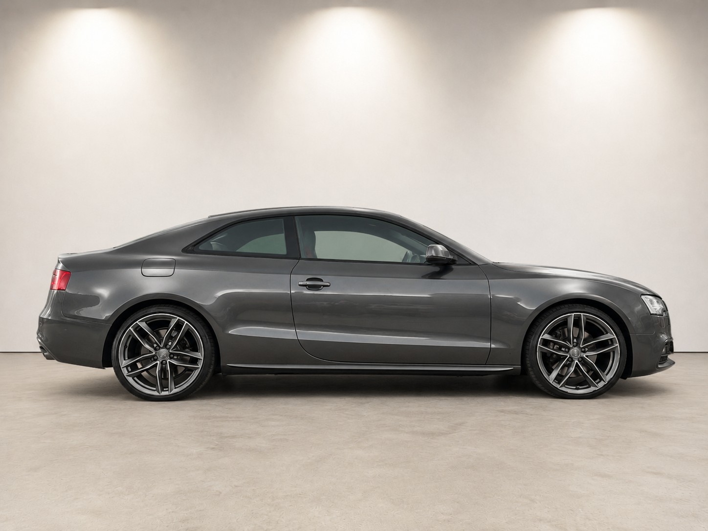 AUDI S5 Coupé 3.0 TFSI quattro S-tronic - Valeur neuve CHF 98'080.- Entretien irréprochable.-image-1