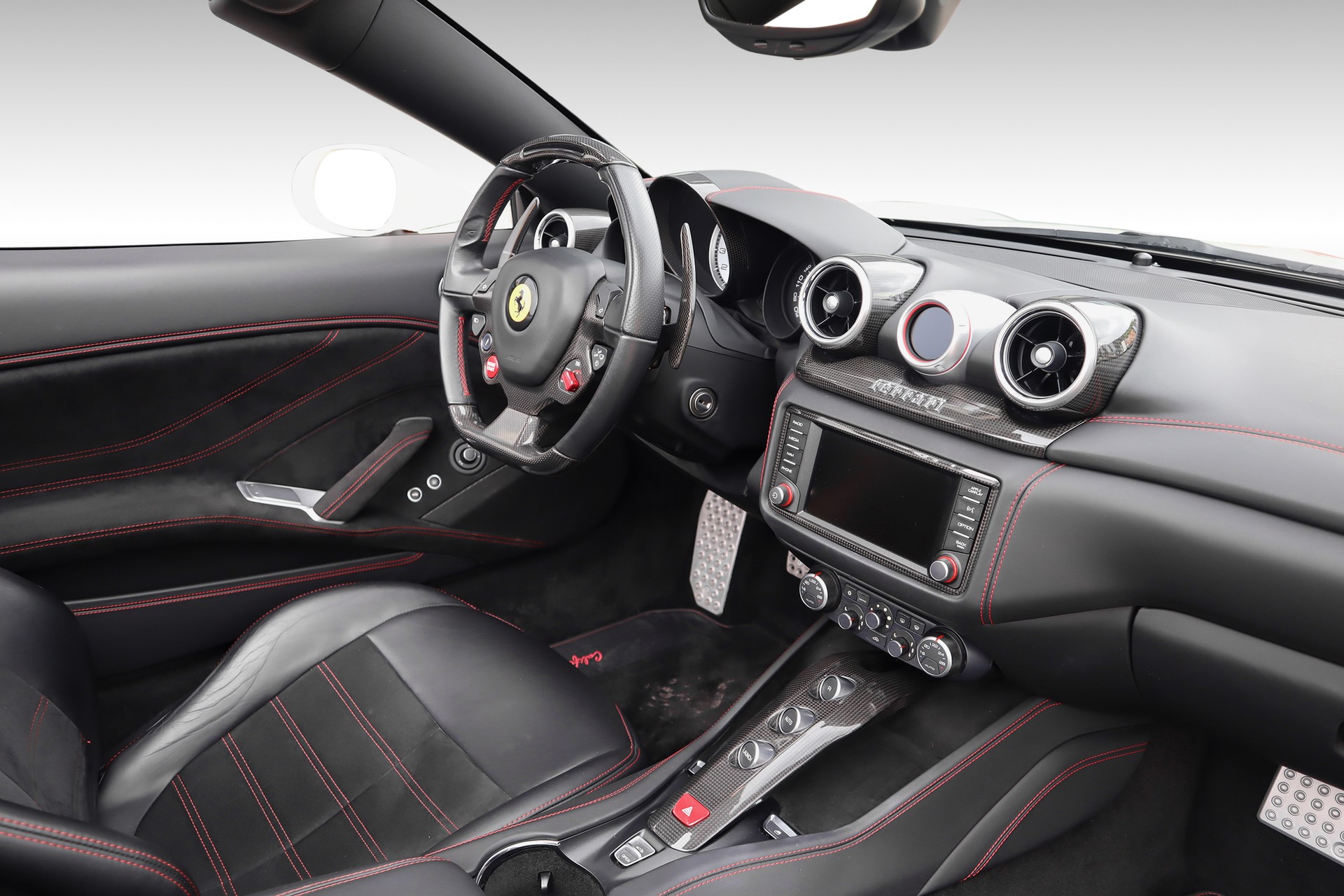 FERRARI California T-image-11