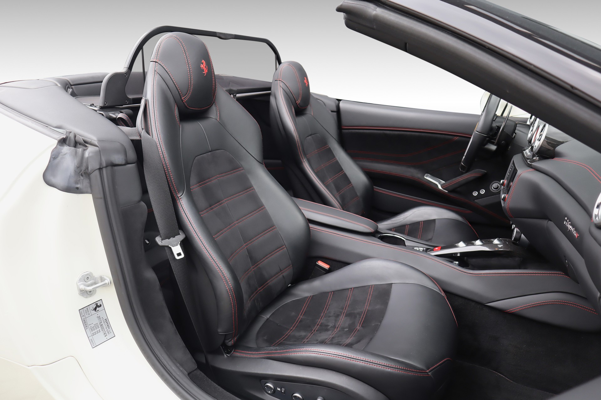 FERRARI California T-image-12