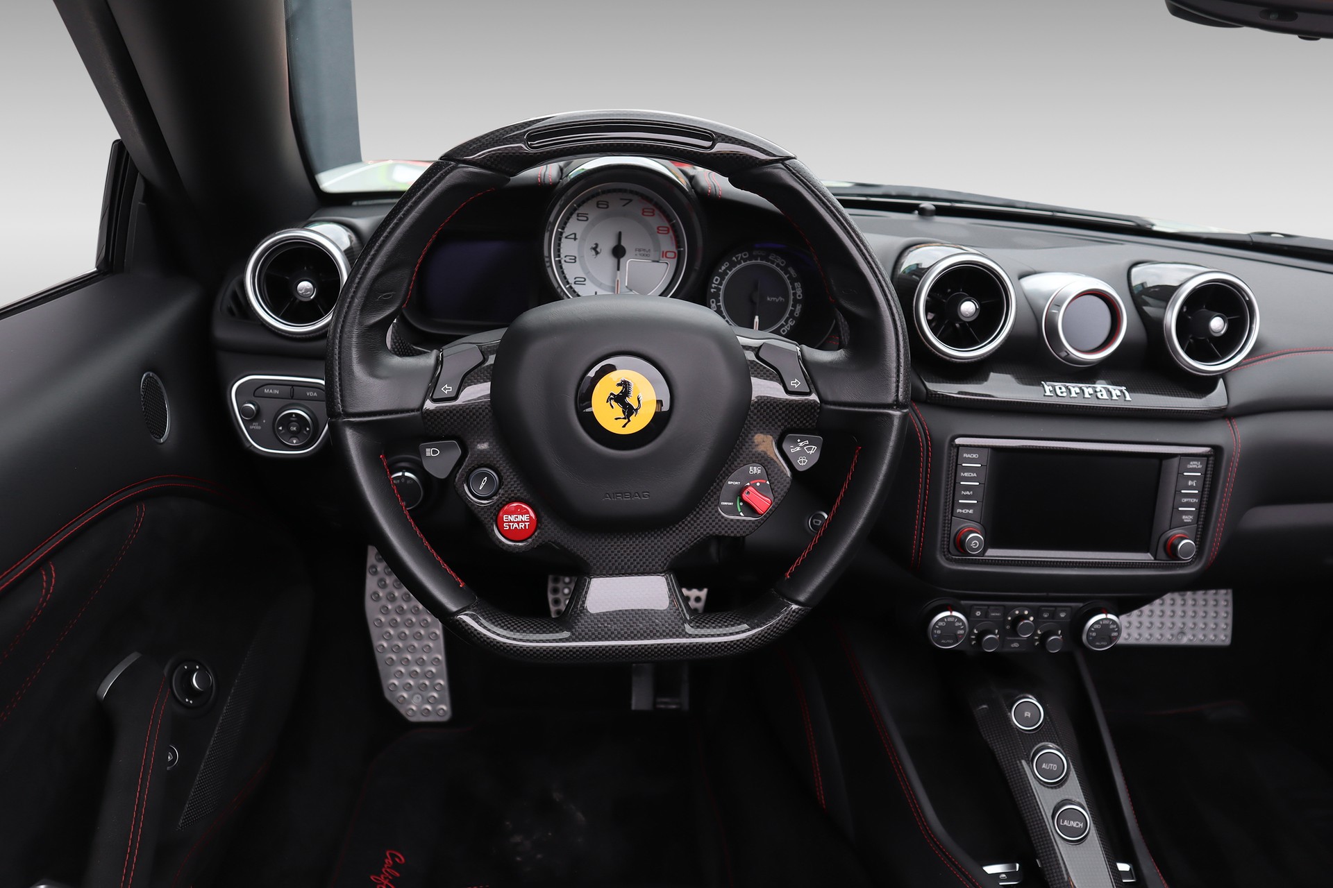 FERRARI California T-image-13