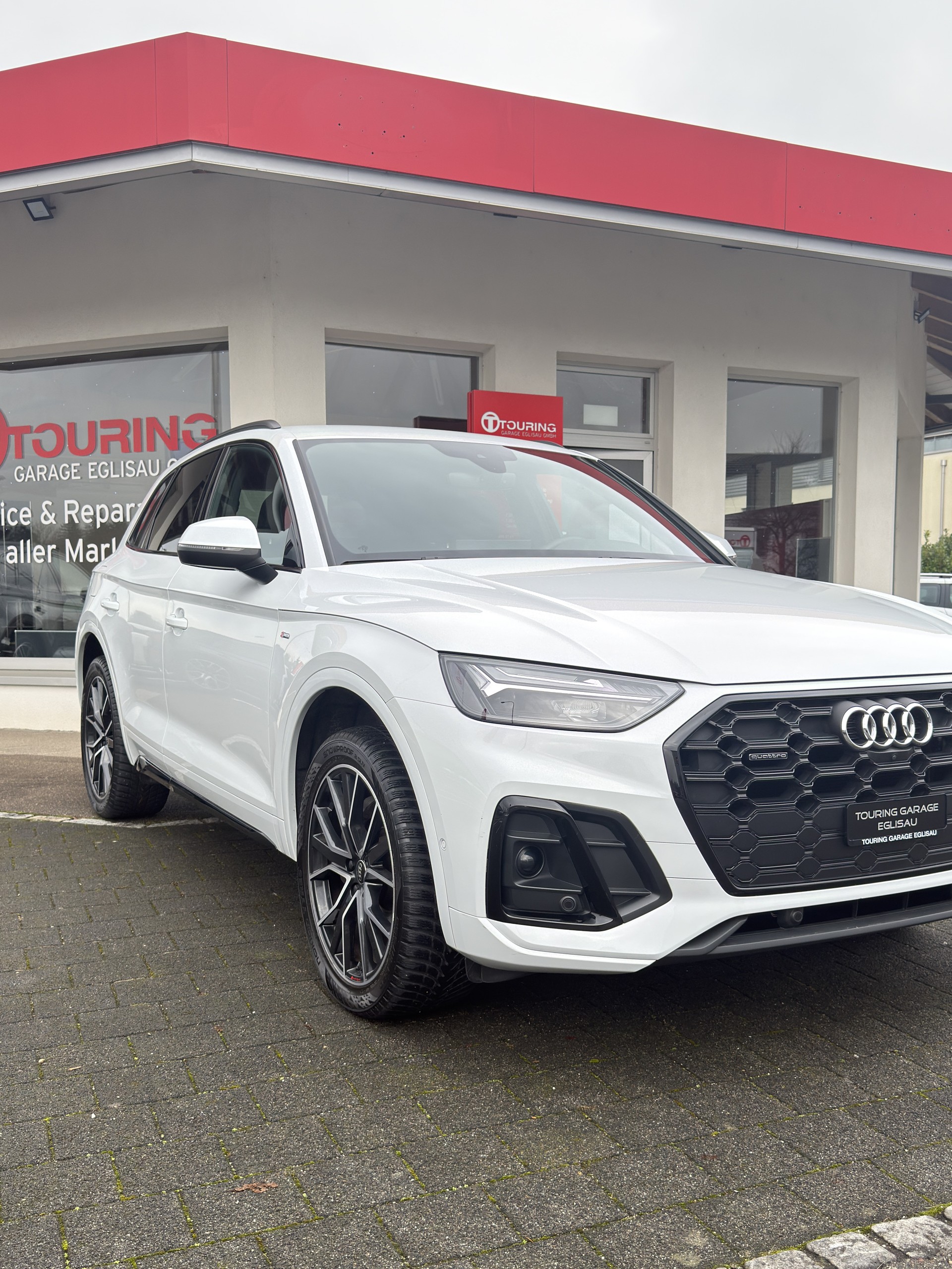 AUDI Q5 2.0 40 TDI S Line quattro S-Tronic-image-25