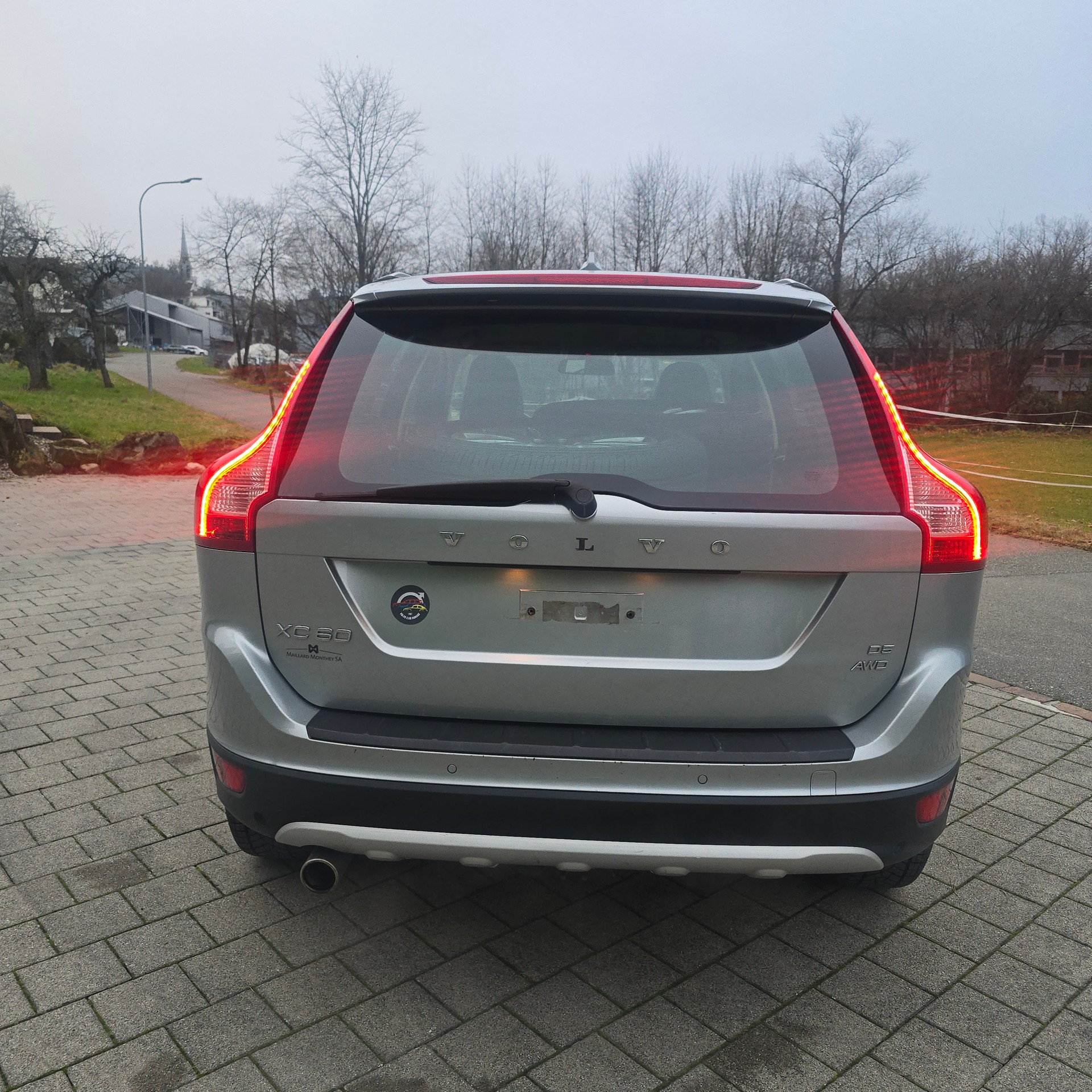 VOLVO XC60 D5 AWD Summum Geartronic-image-4