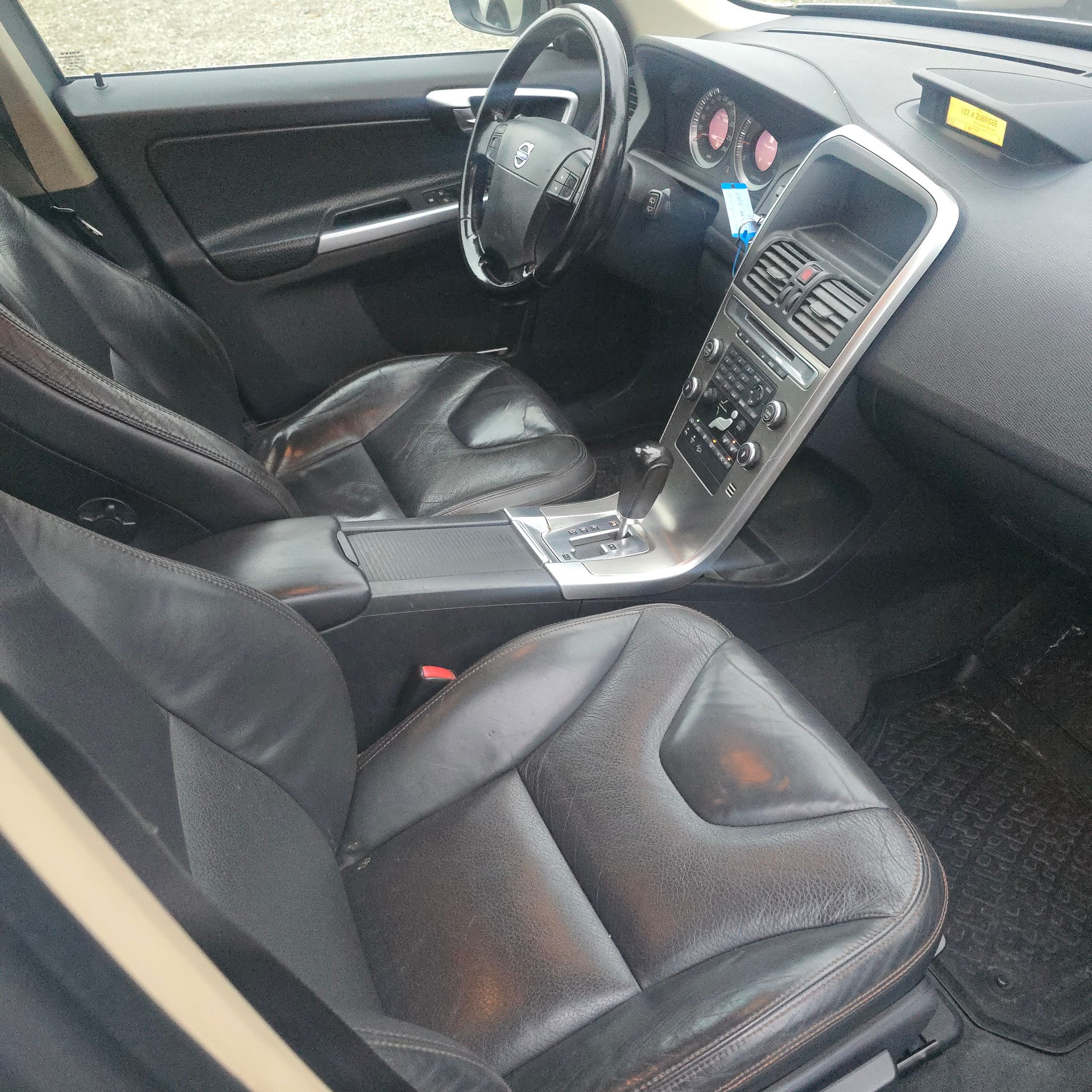 VOLVO XC60 D5 AWD Summum Geartronic-image-7