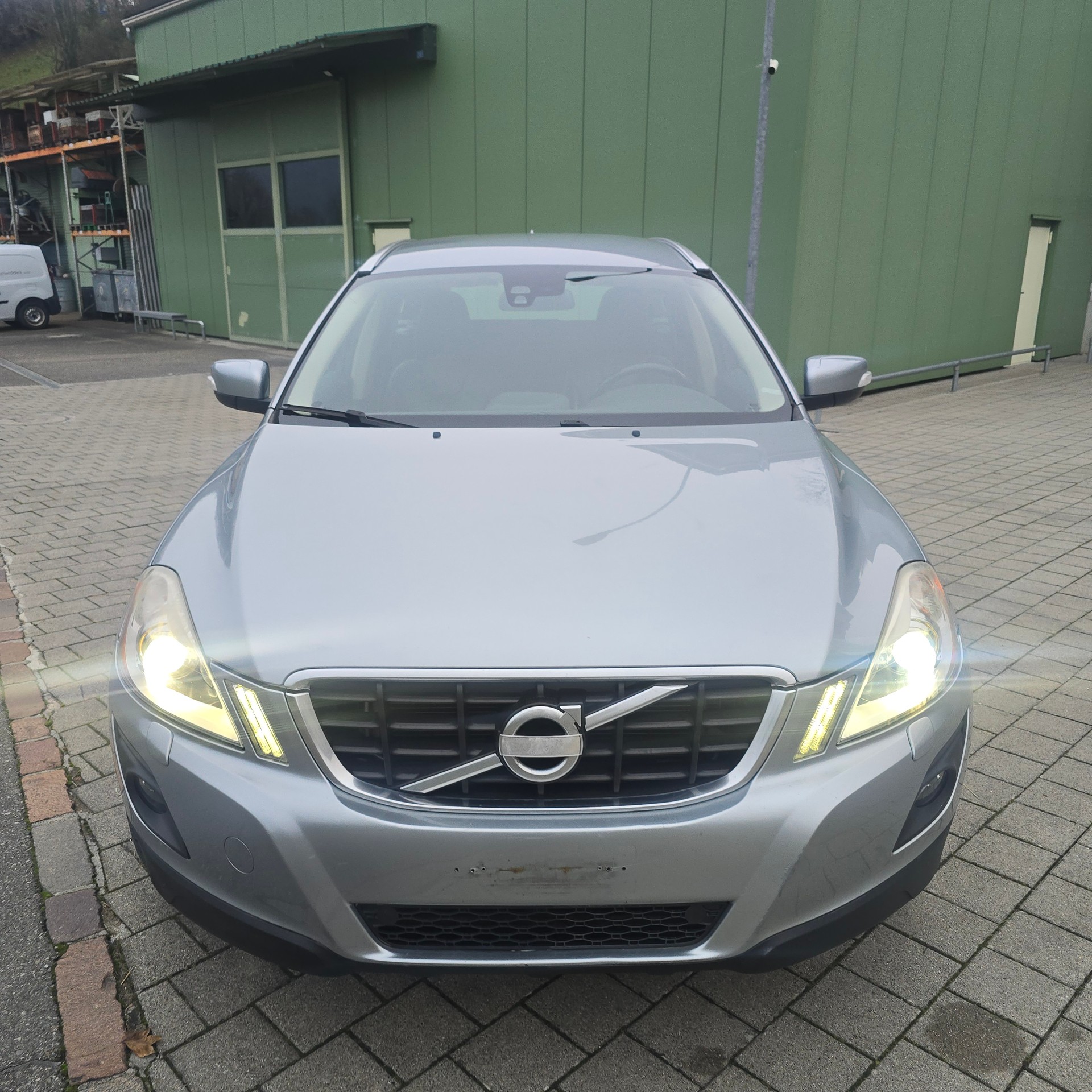 VOLVO XC60 D5 AWD Summum Geartronic-image-5