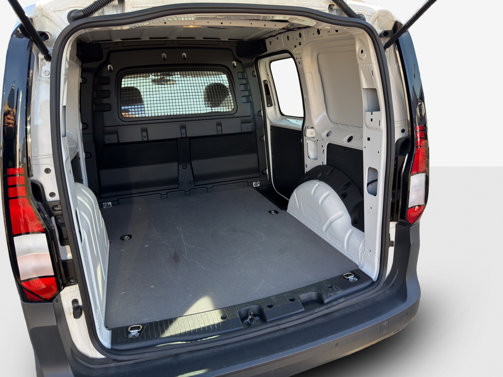 VW Caddy Cargo 2.0TDI-image-11