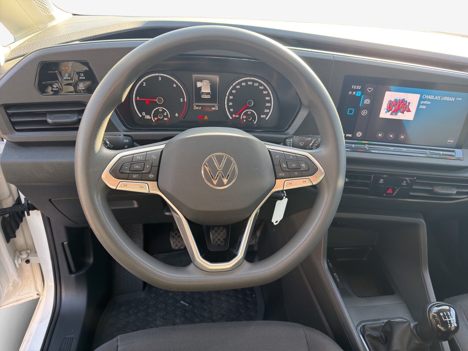 VW Caddy Cargo 2.0TDI-image-9