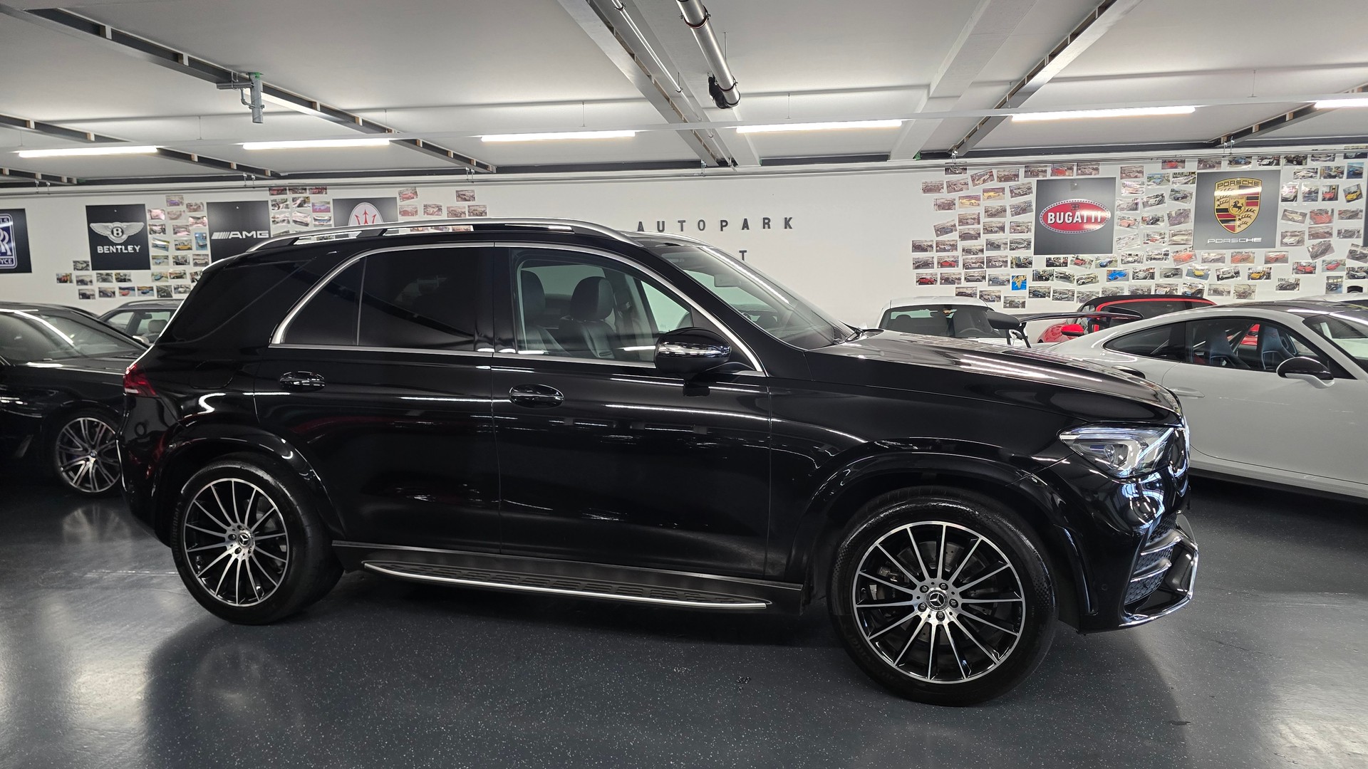MERCEDES-BENZ GLE 400 d 4Matic AMG Line 9G-Tronic-image-2
