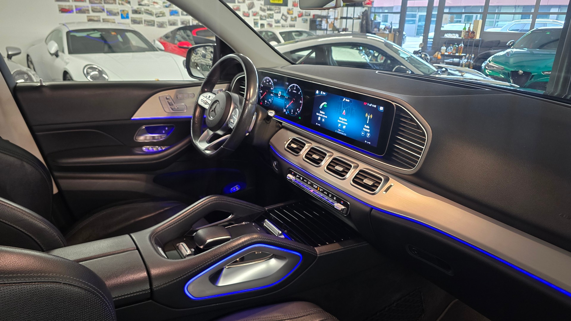 MERCEDES-BENZ GLE 400 d 4Matic AMG Line 9G-Tronic-image-19
