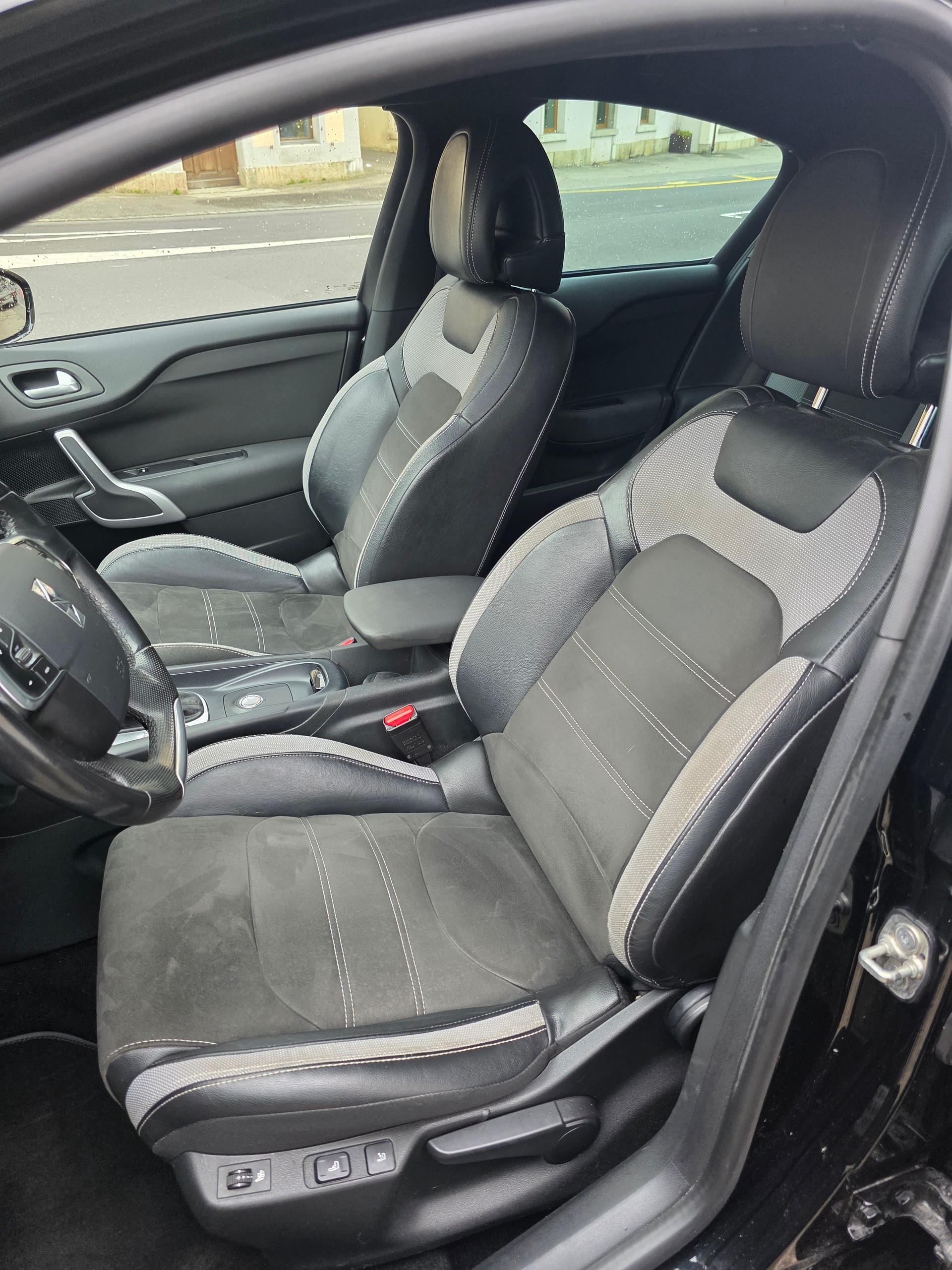 DS AUTOMOBILES DS 4 2.0 BlueHDi SO Chic Automatic-image-9