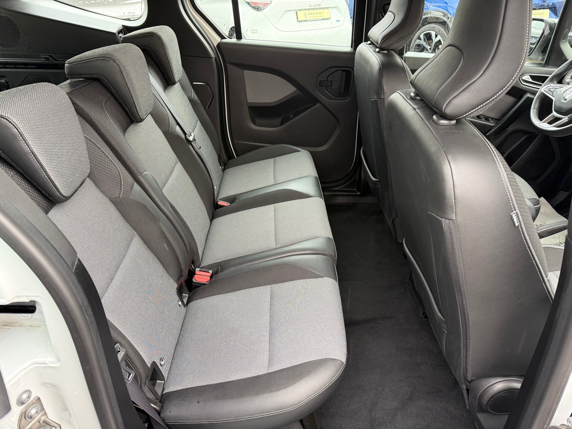 RENAULT Kangoo 1.5 dCi 95 Intens-image-11